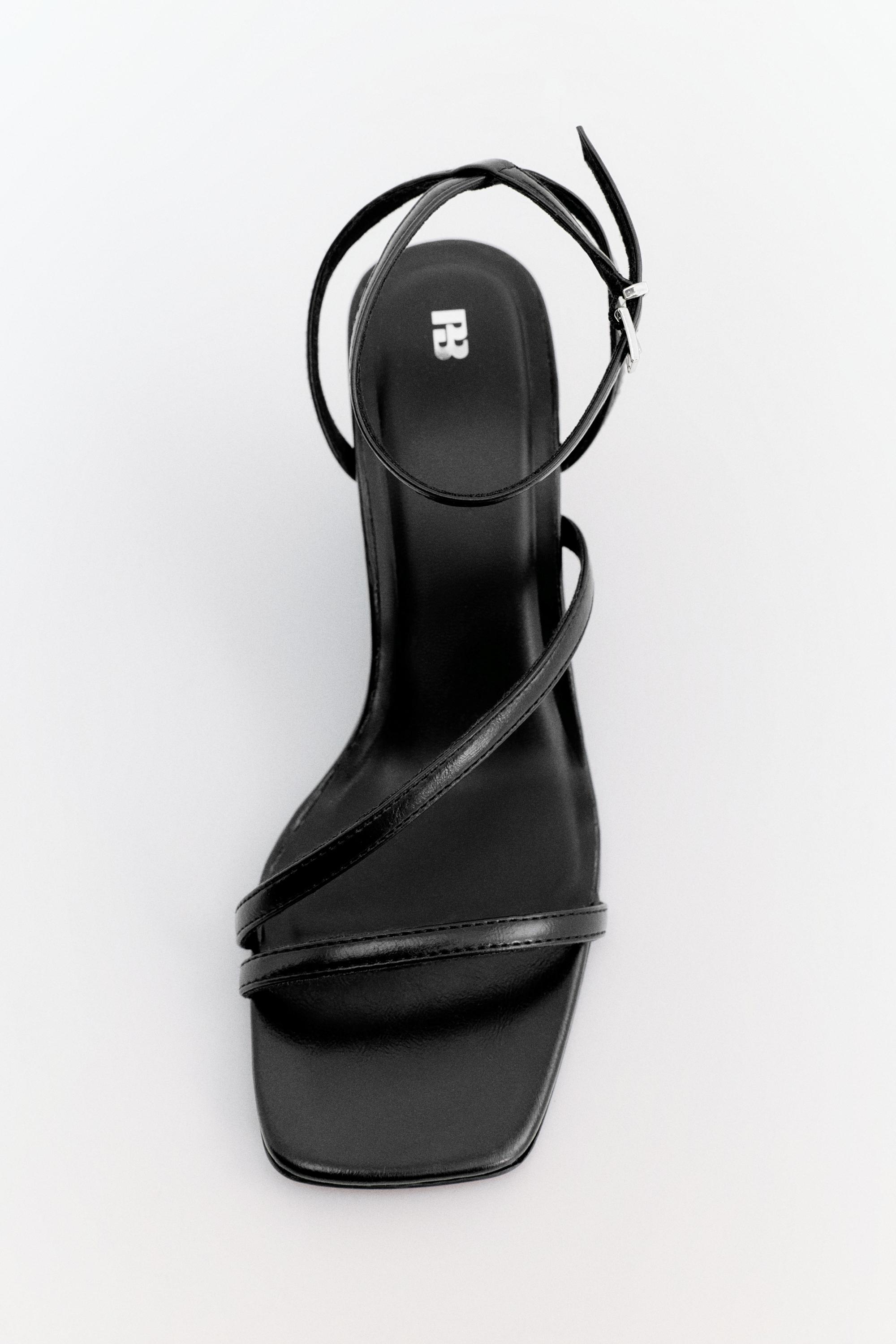 Wedge strap sandals — Black