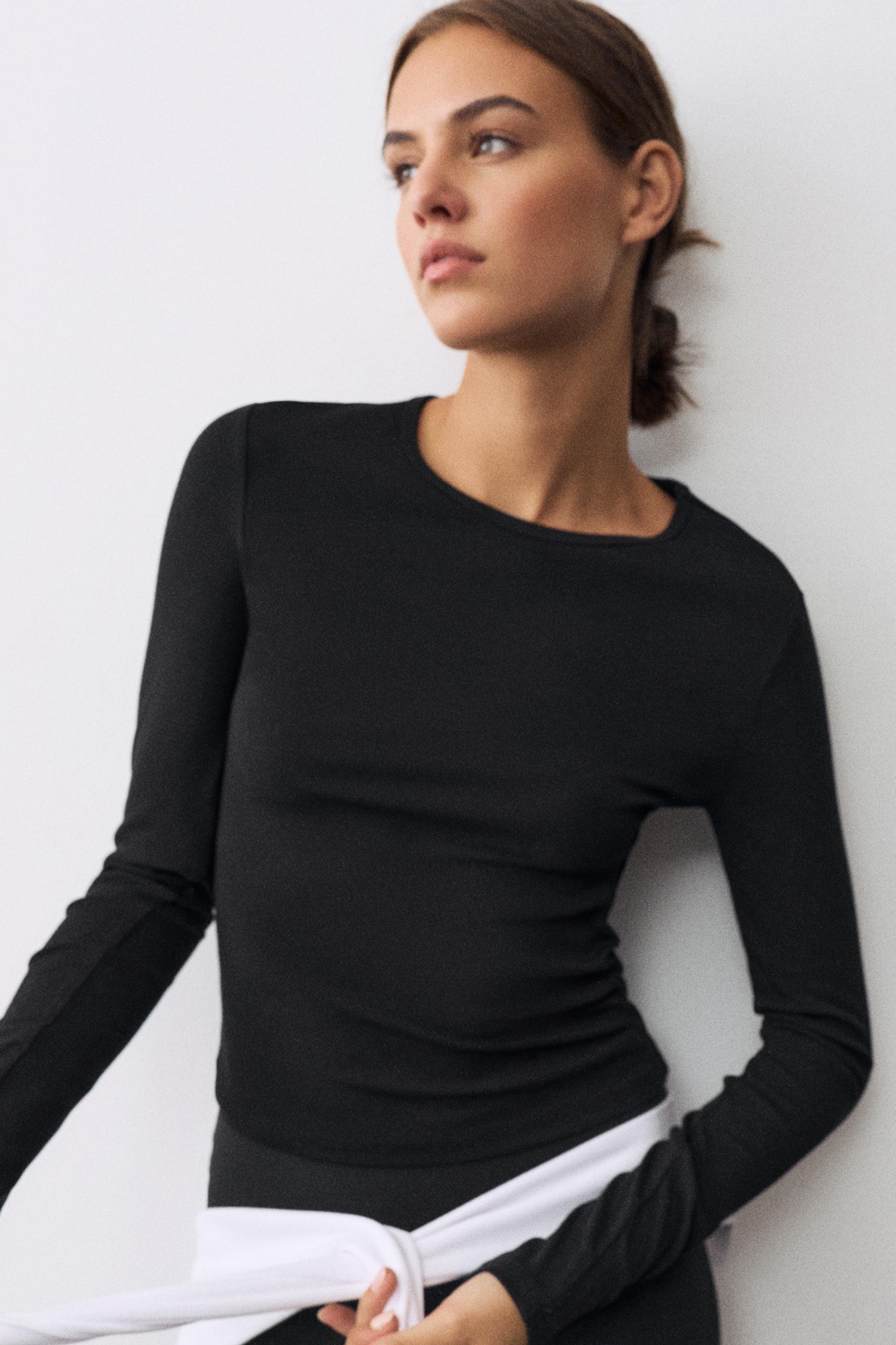 Fitted long sleeve T-shirt — Black