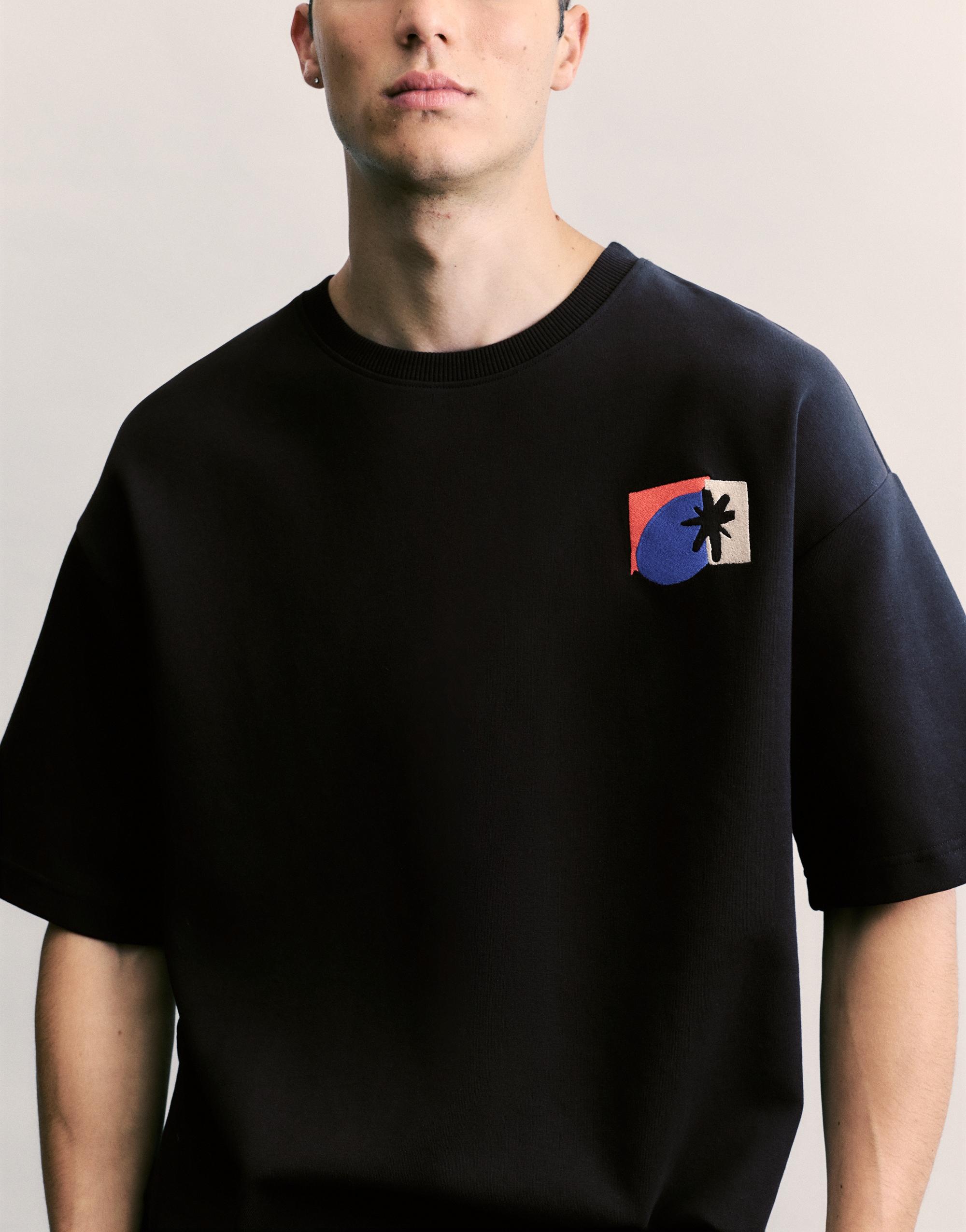 Grafik detaylı siyah kısa kollu sweatshirt - Görsel 6