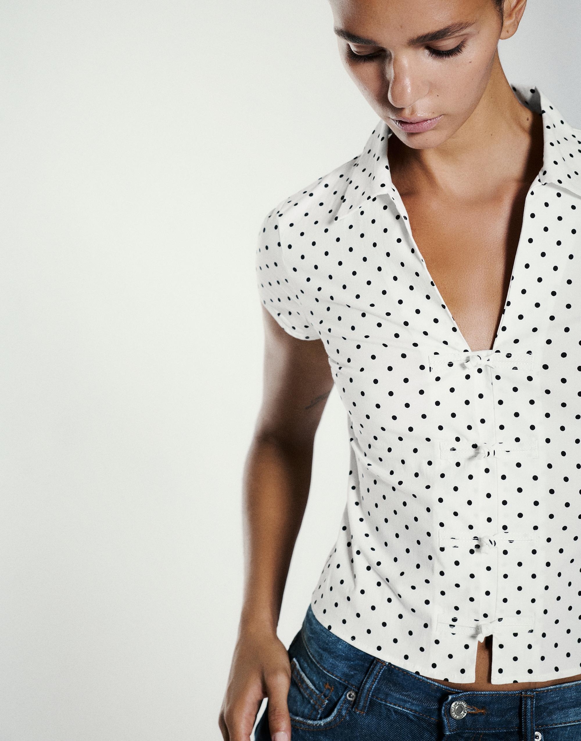 Short sleeve shirt with toggles — White/Black
