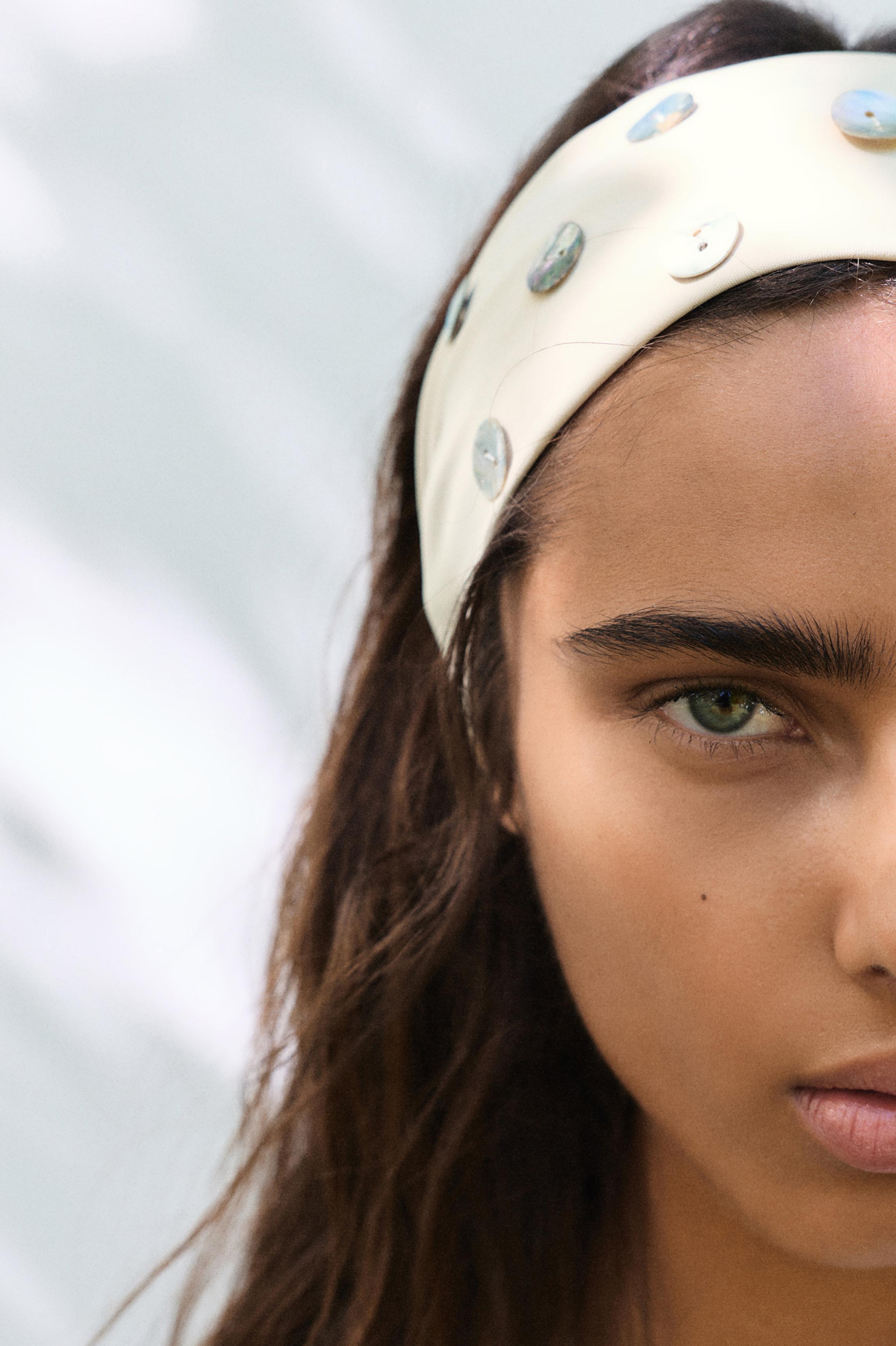 Elastic headband with buttons — Ecru