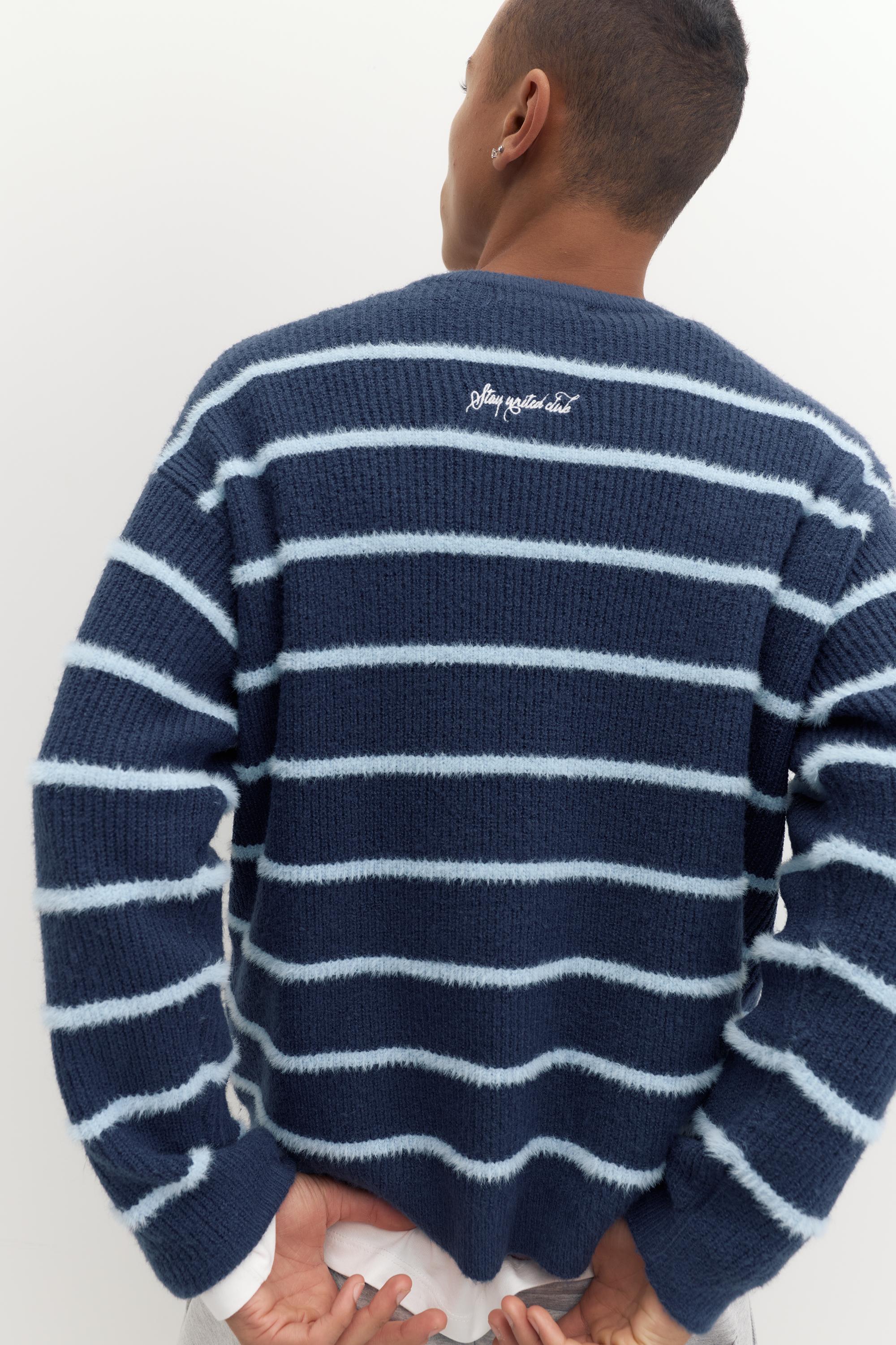Pull&Bear Çizgili işlemeli kazak görsel 4