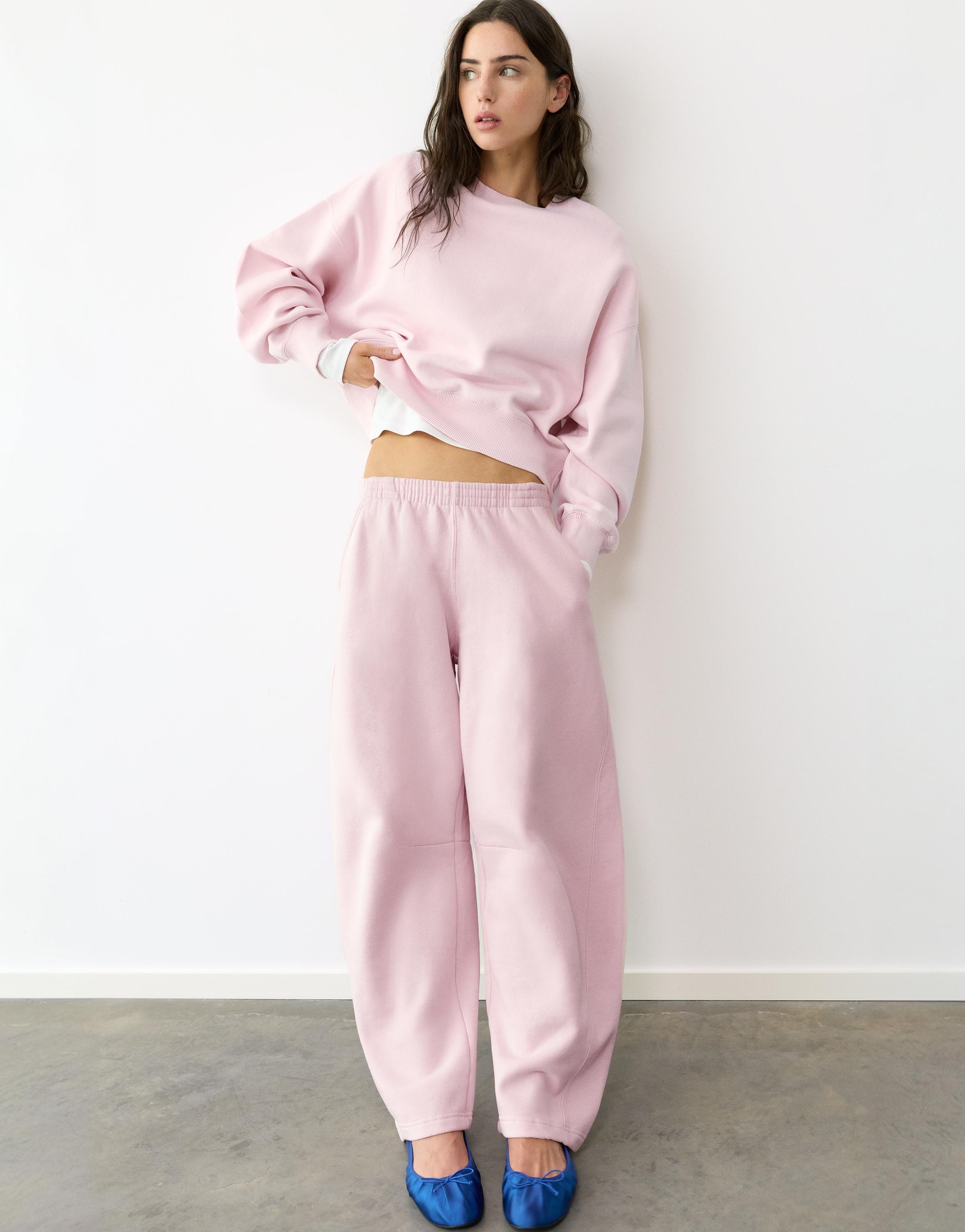Round neck sweatshirt — Pastel pink