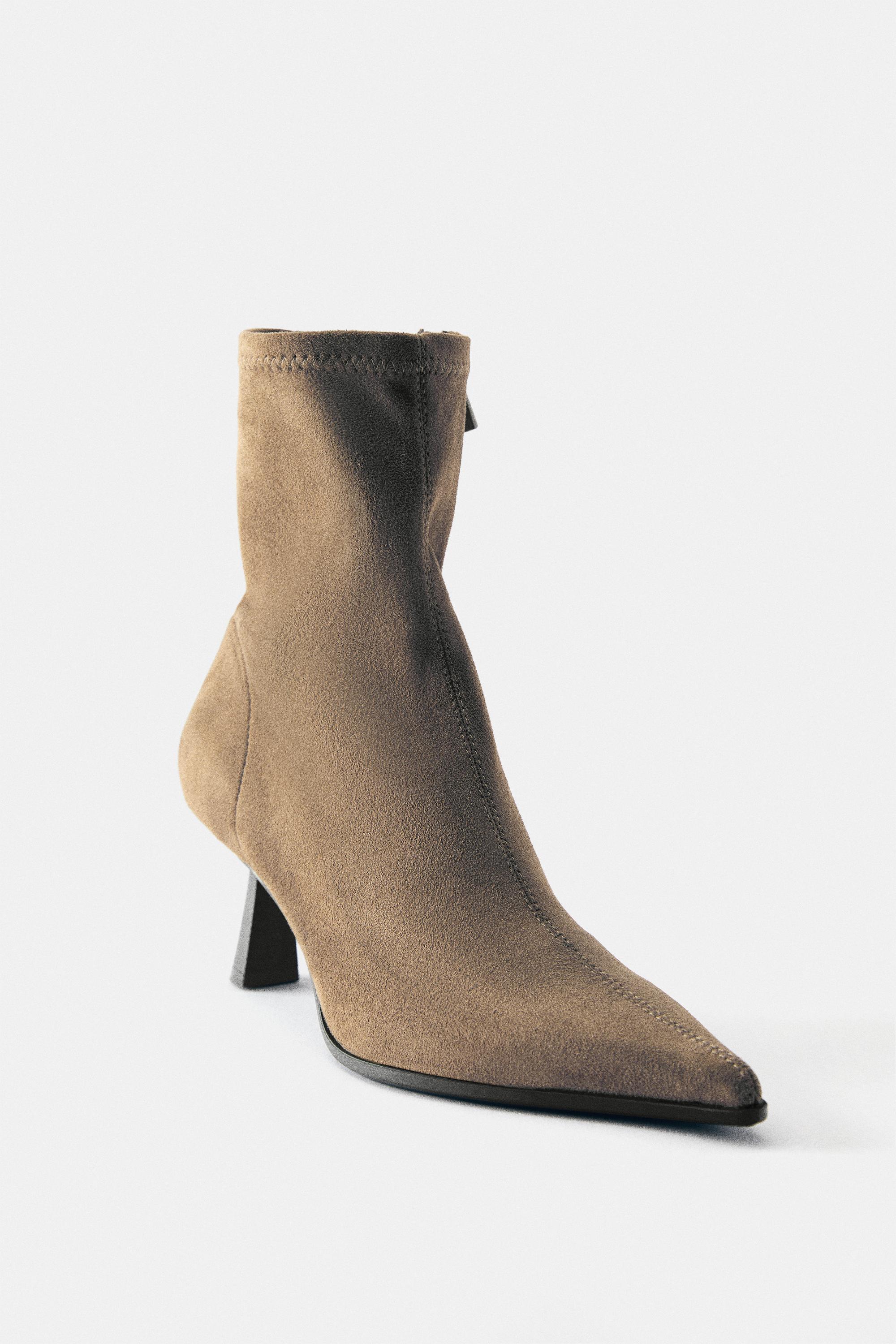 Stretch heel ankle boots — Taupe