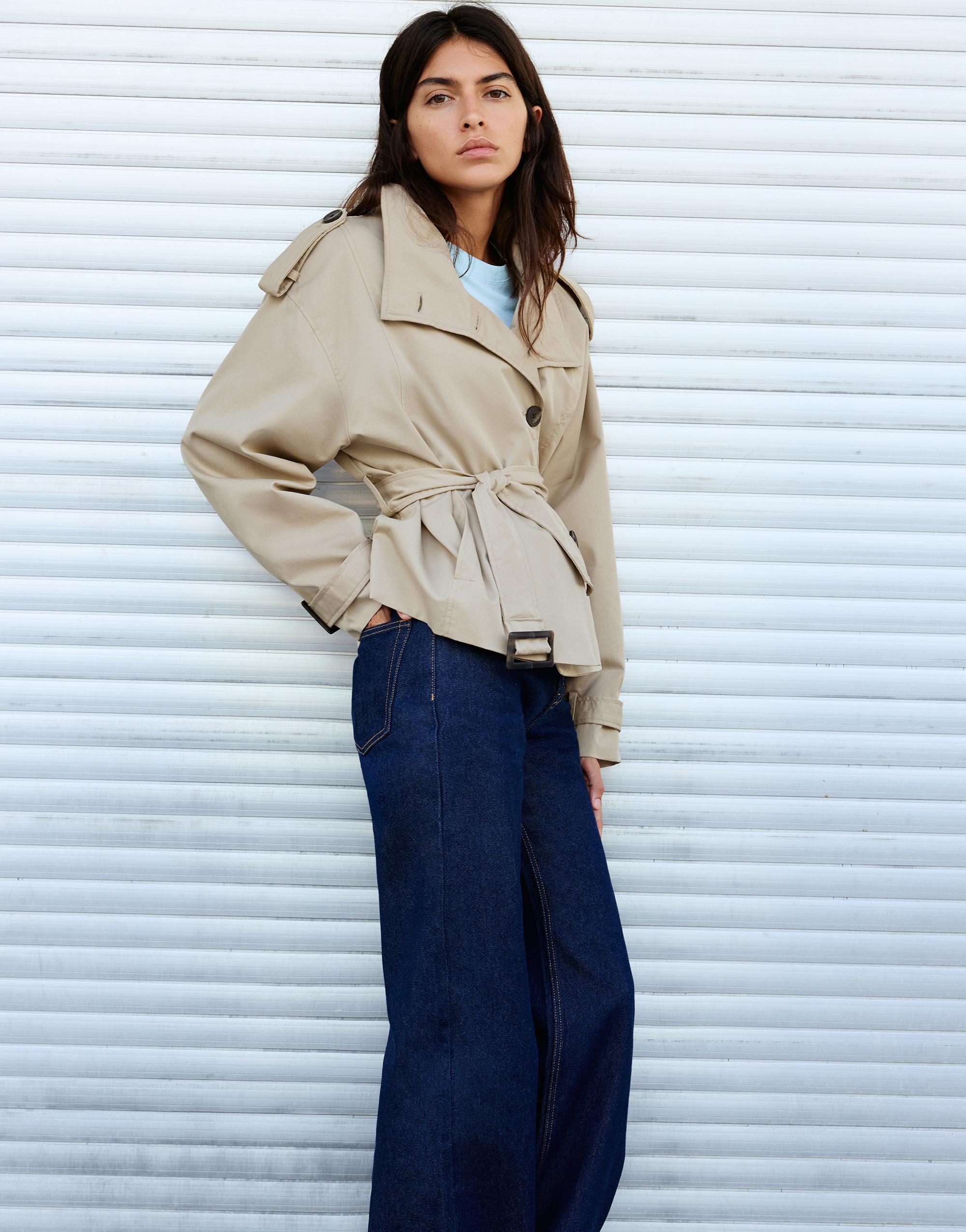 Short belted trench coat — Ecru