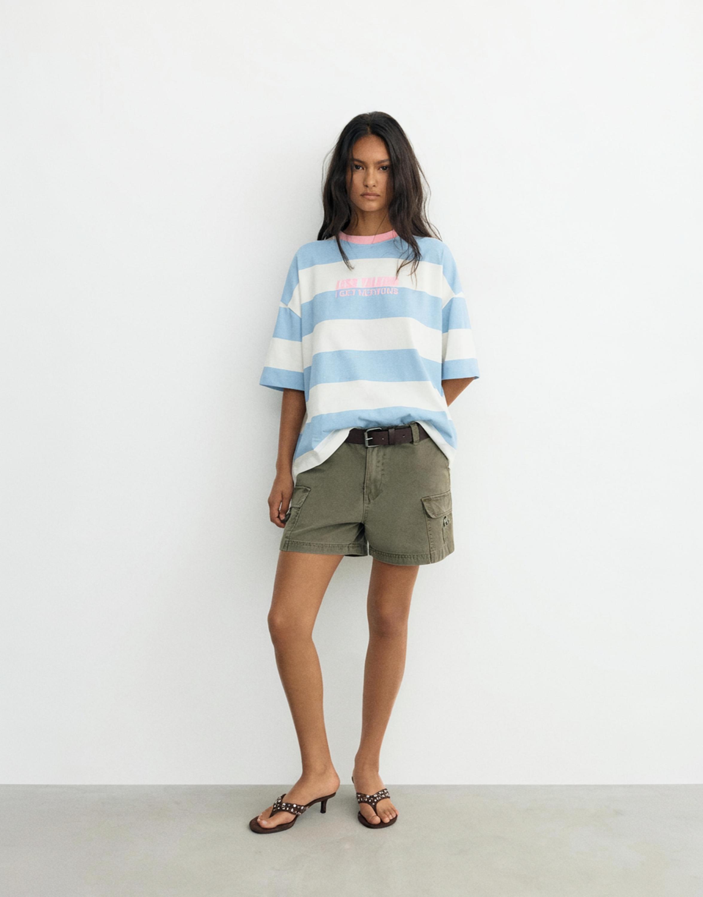 Oversize striped graphic T-shirt — Pale blue