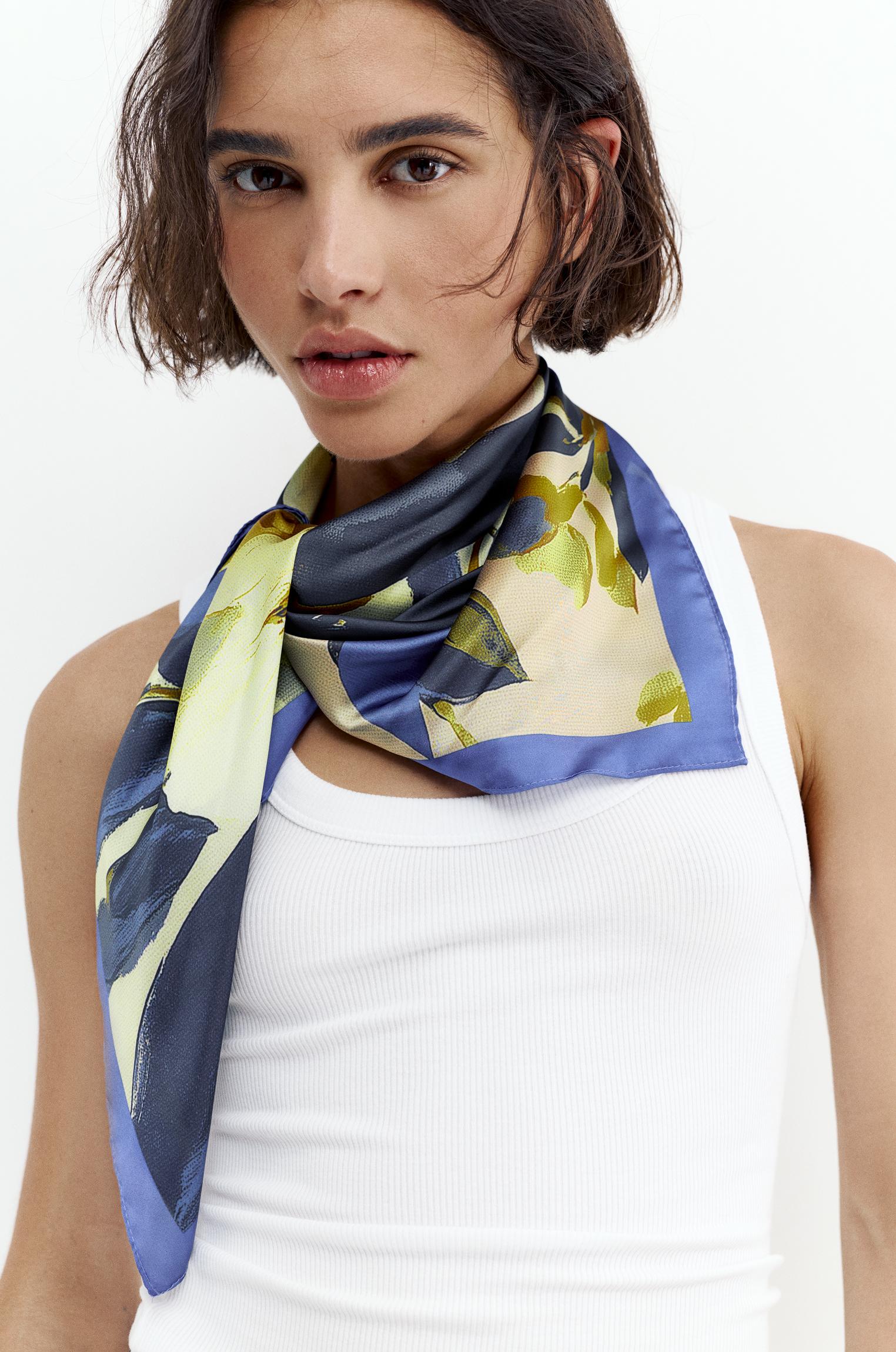 Floral satin scarf — Blue