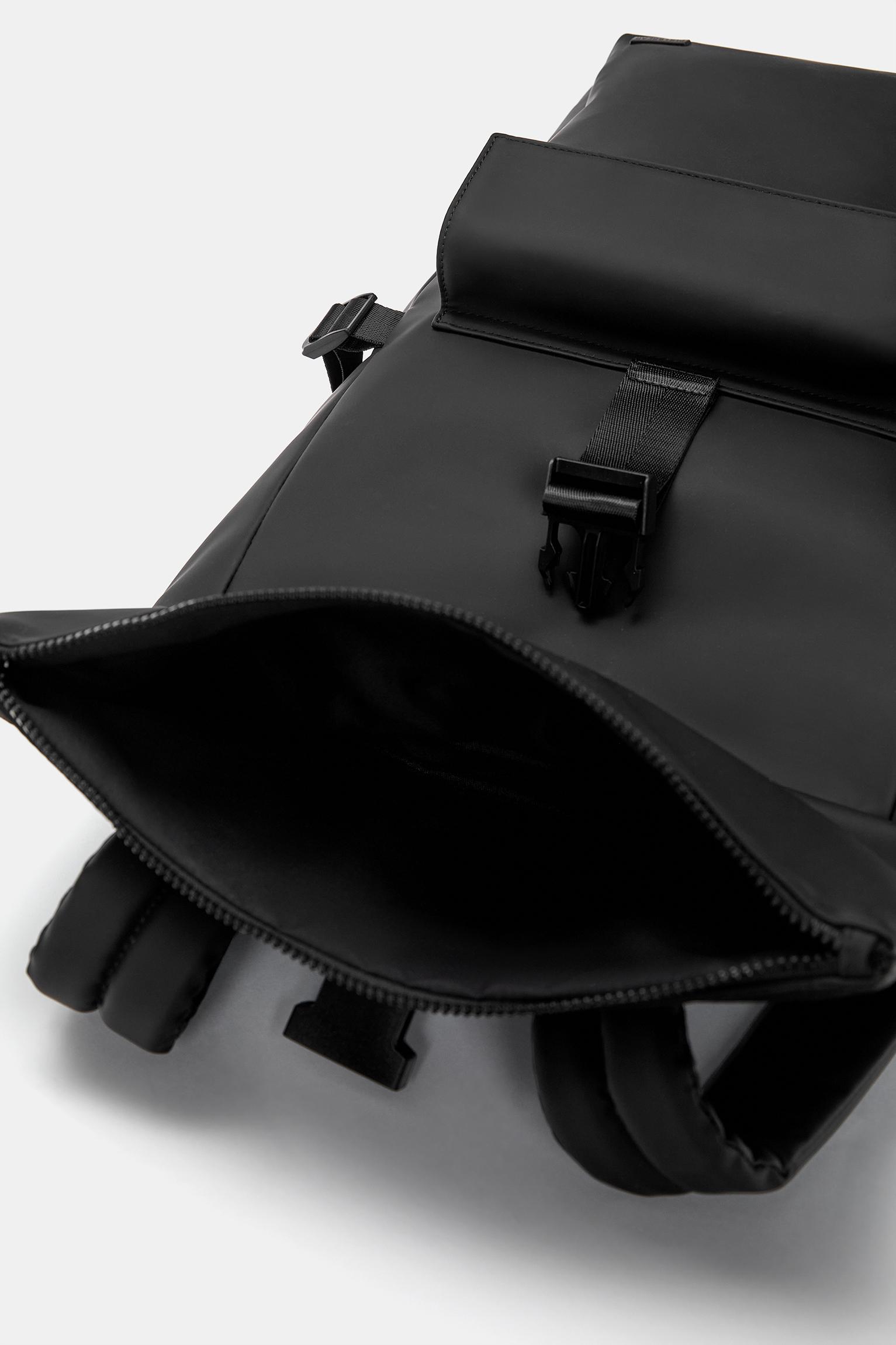 Rubberised flap backpack — Black