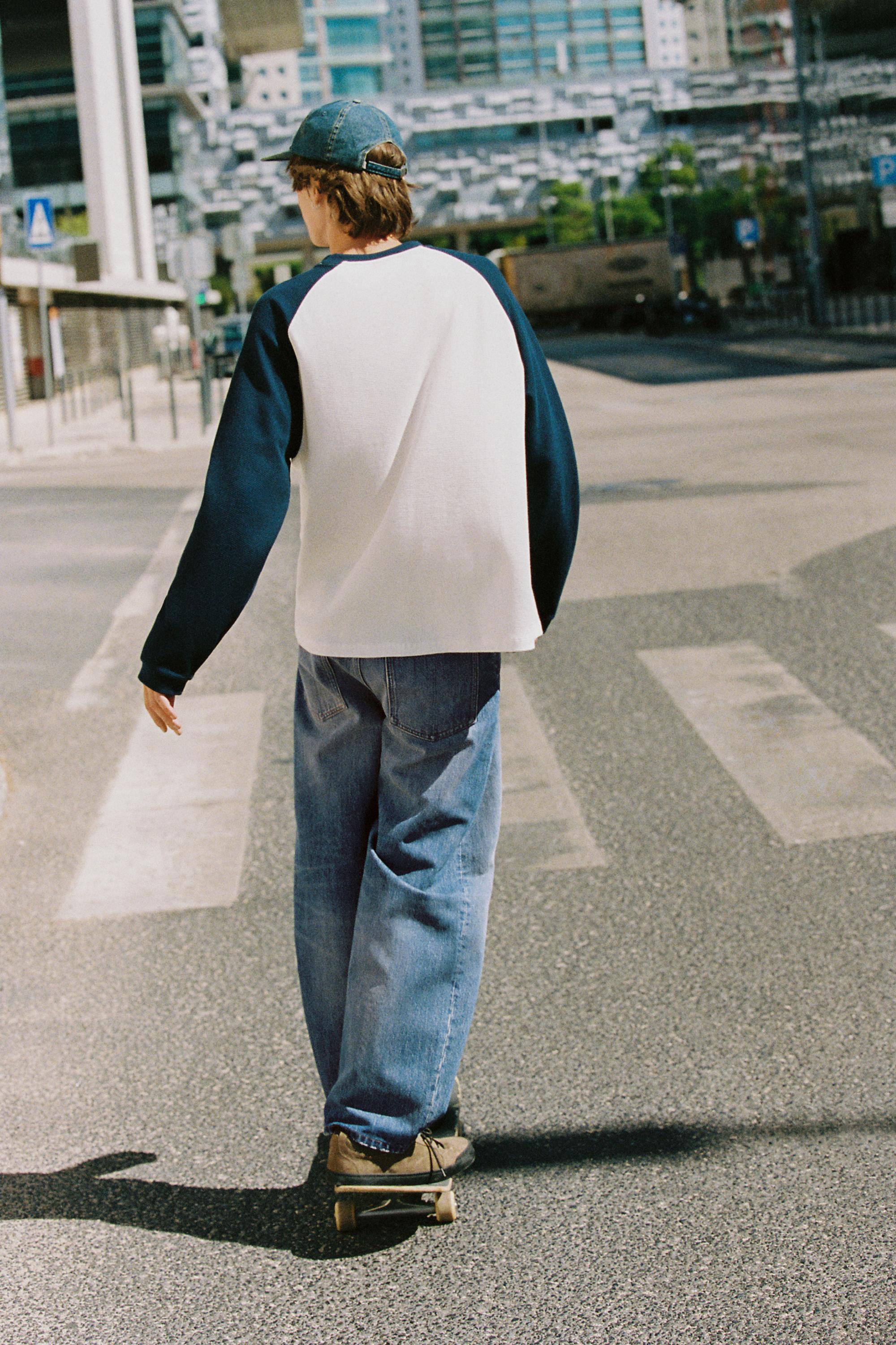 Embroidered raglan sleeve T-shirt — Navy