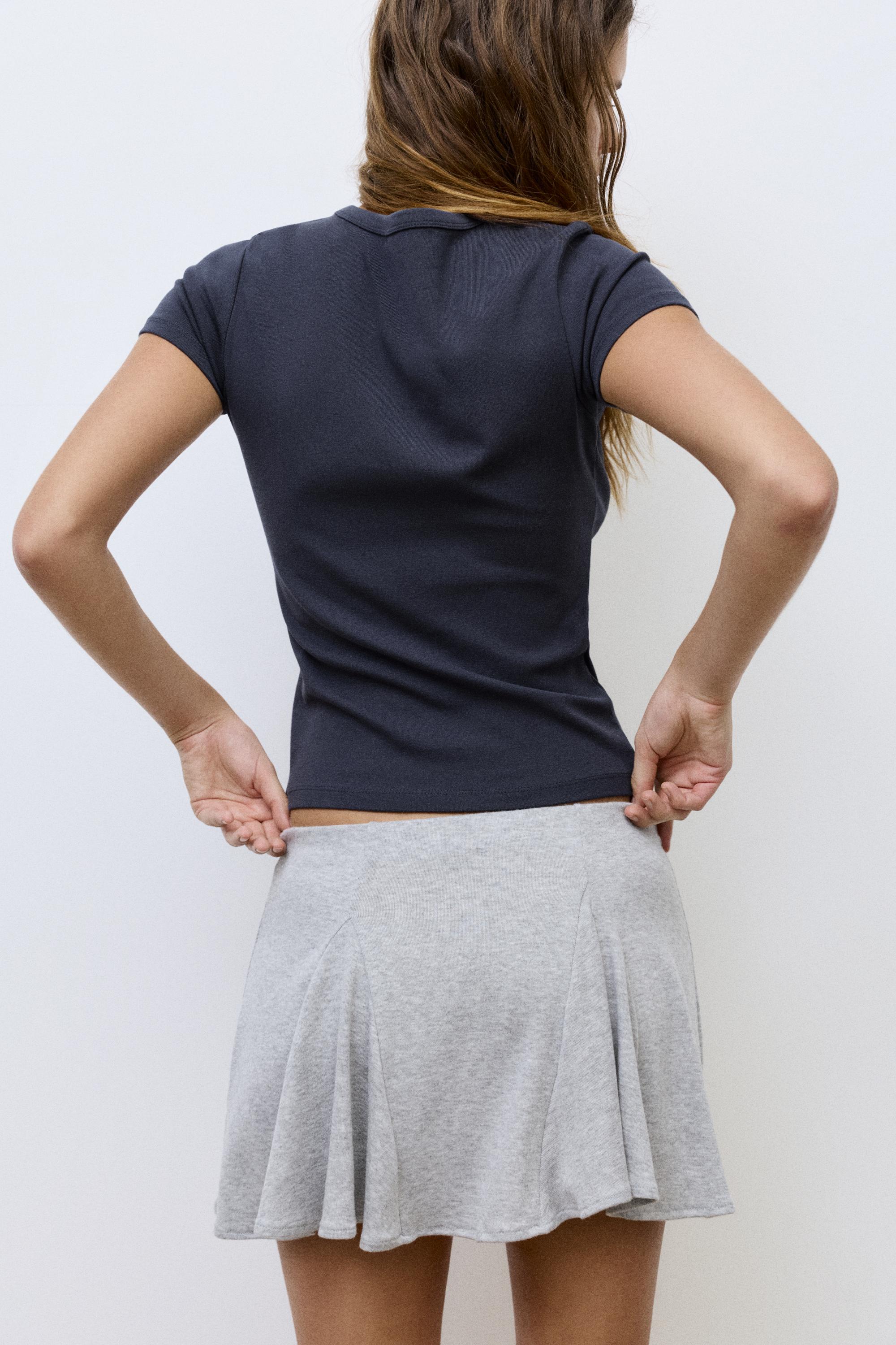 Kısa kollu dar kesim t-shirt - Görsel 71