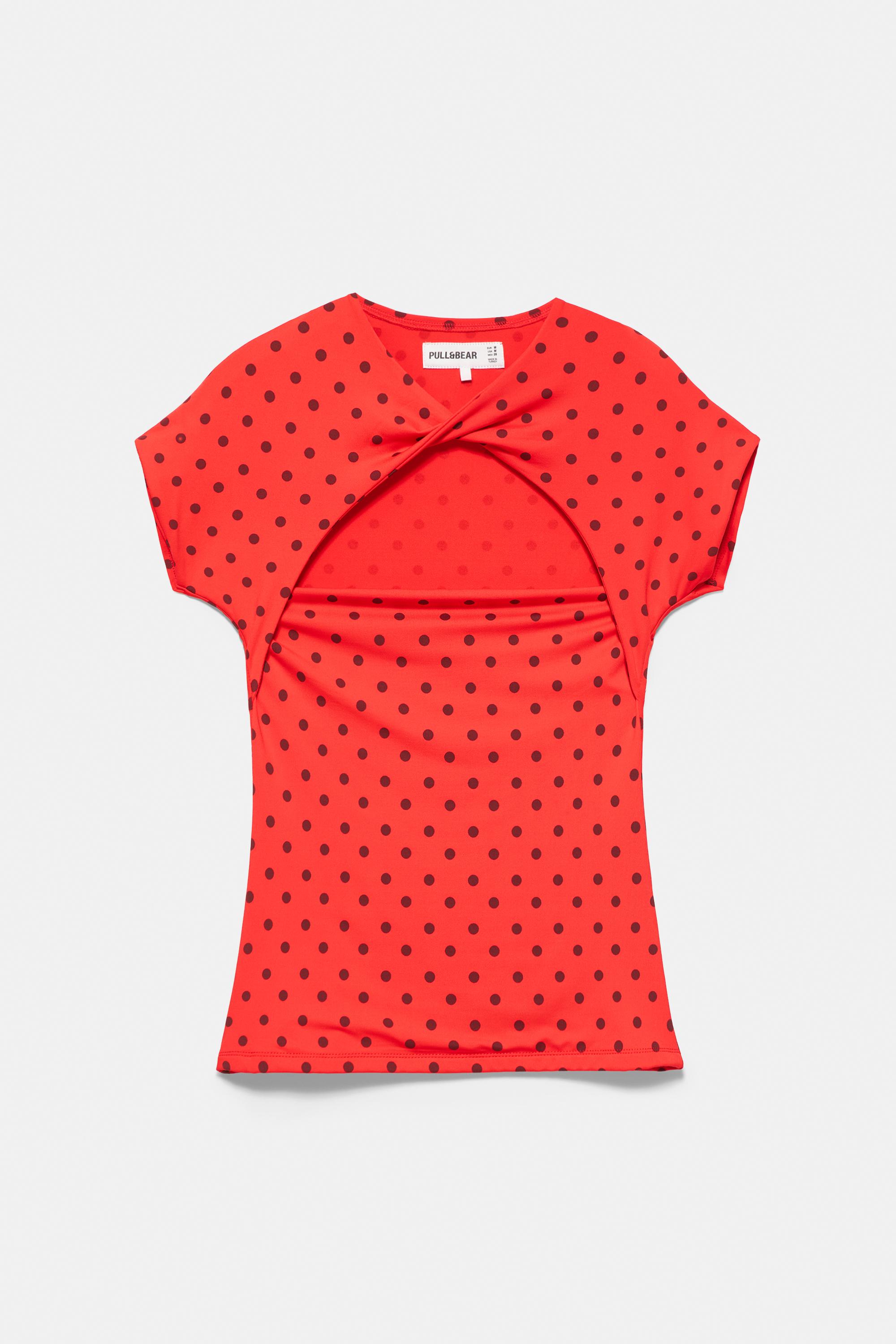 Cut-out T-shirt — Red