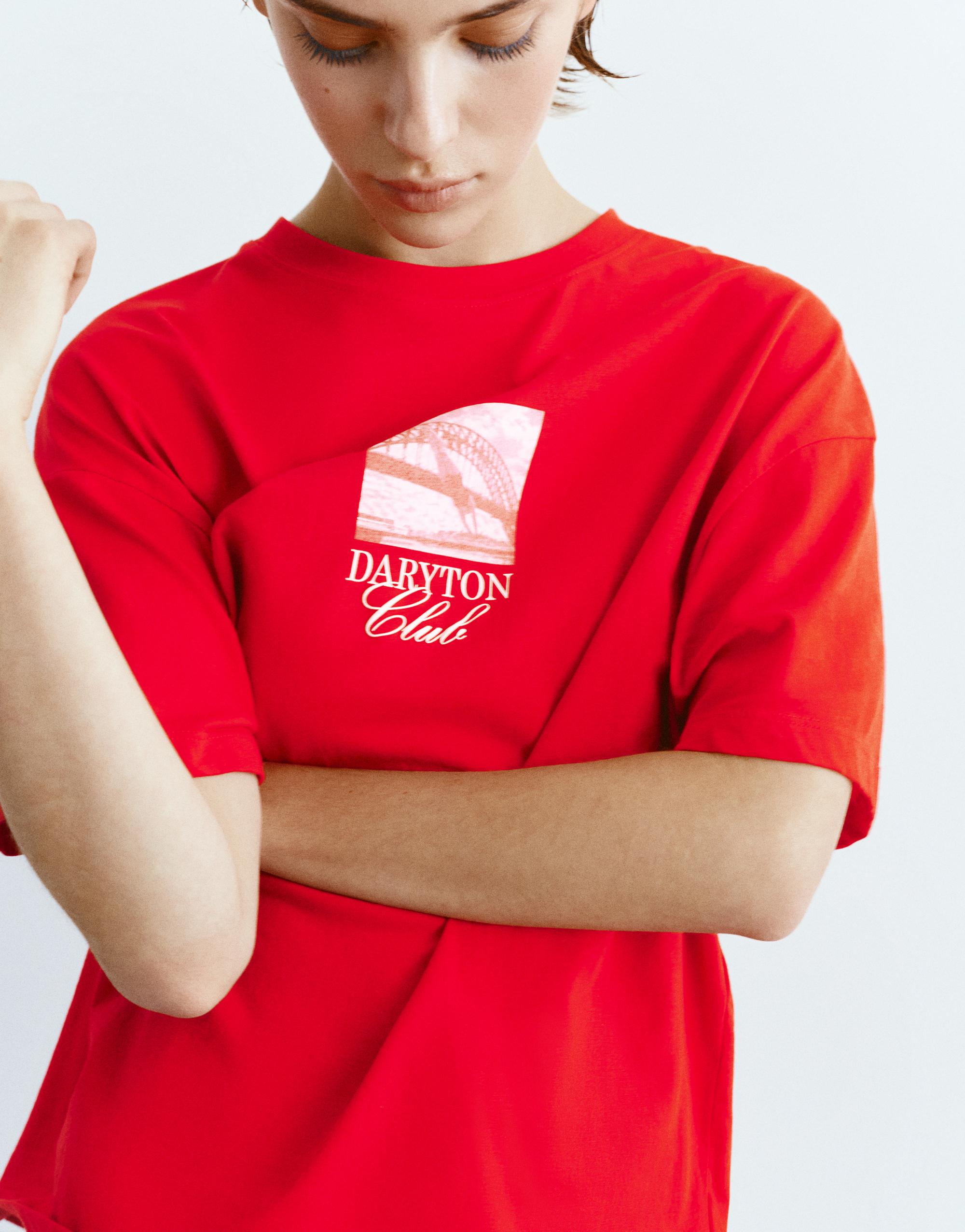 Red tişört with graphic and slogan - Görsel 7