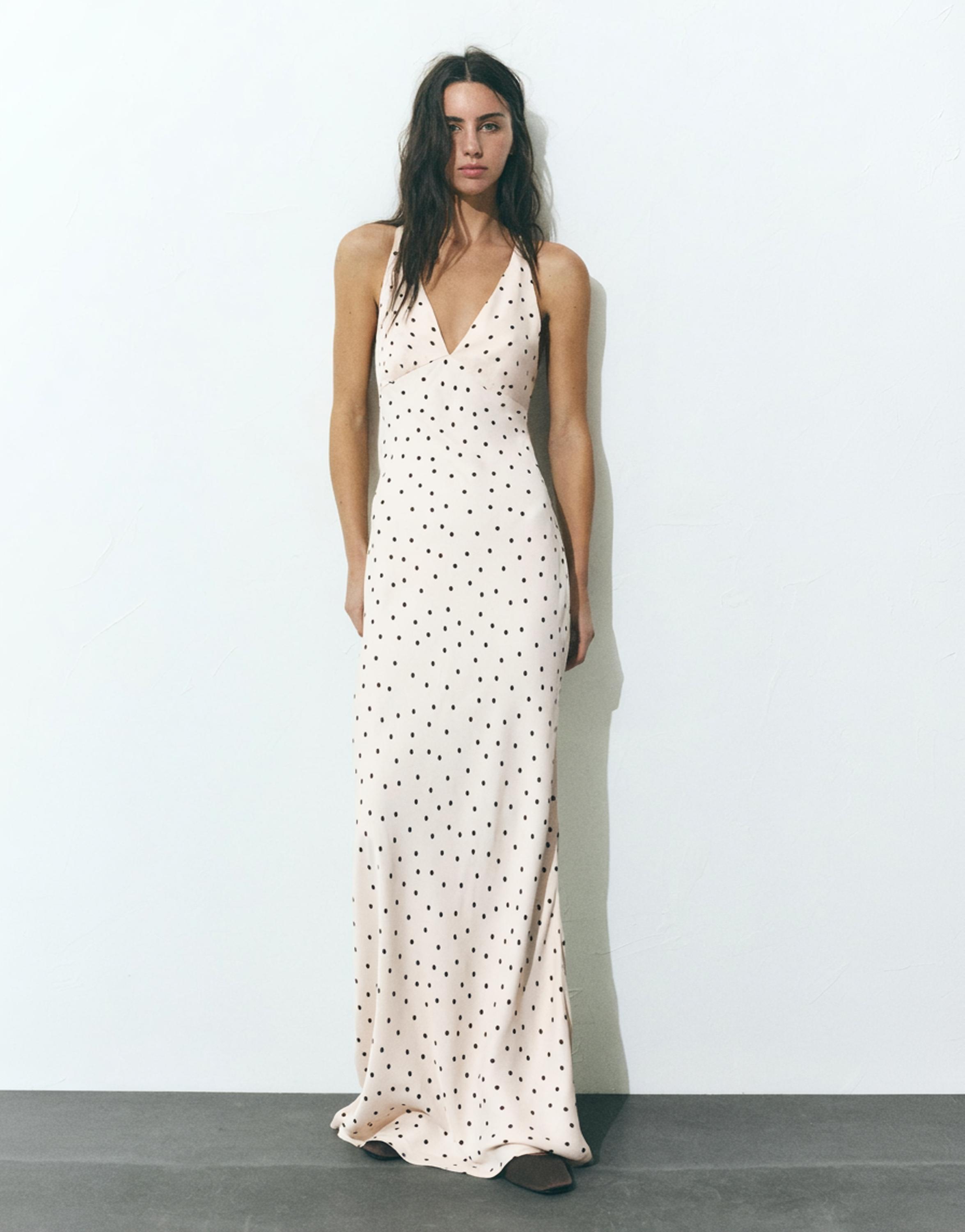 Saten puantiyeli askılı sırt dekolteli elbise - Görsel 11