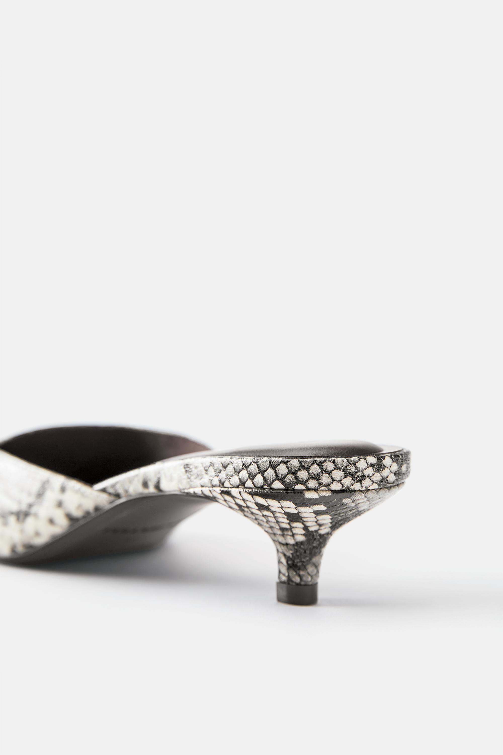 Snakeskin print mule heels — Contrast