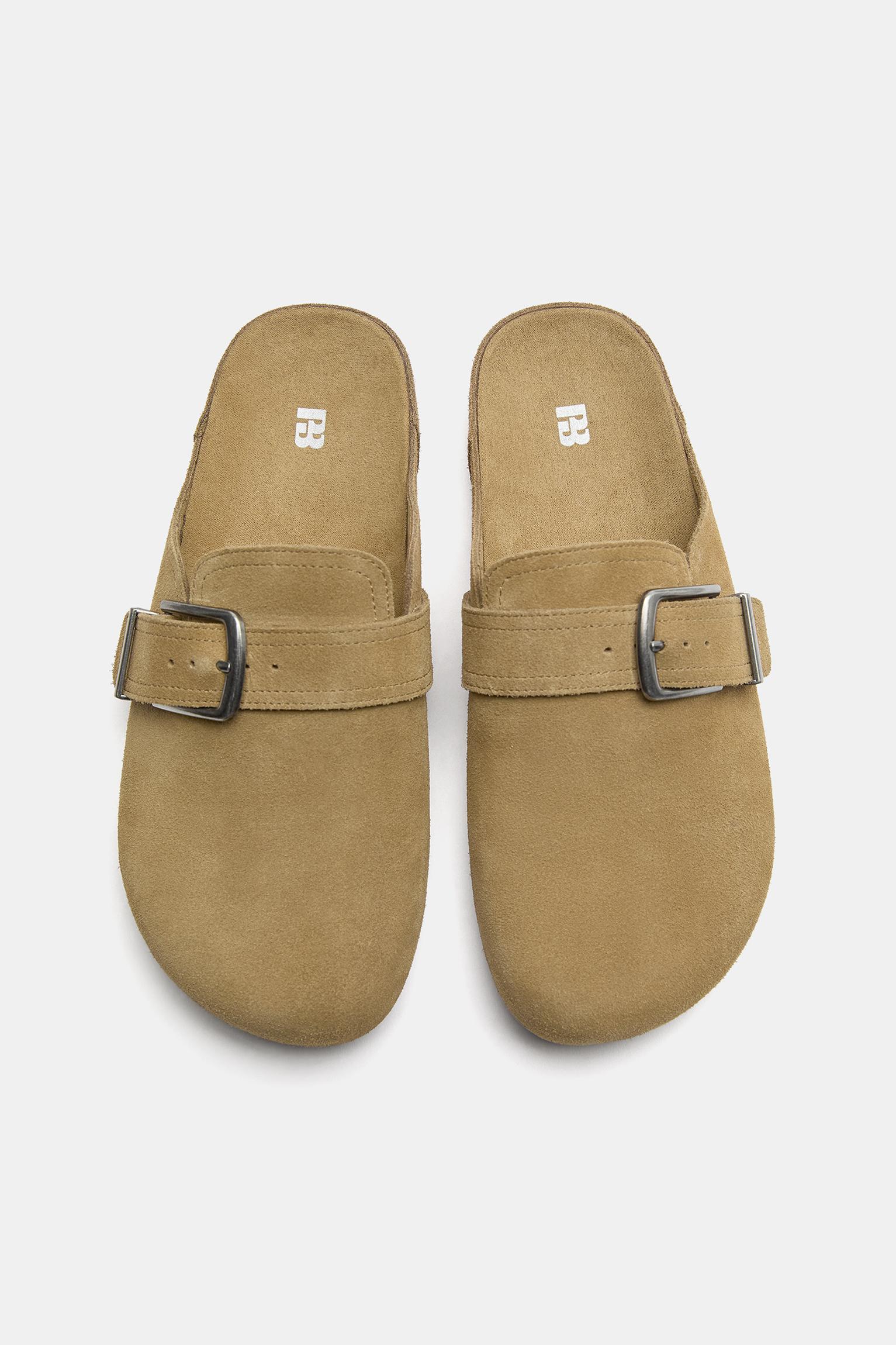 Leather buckle clogs — Sand