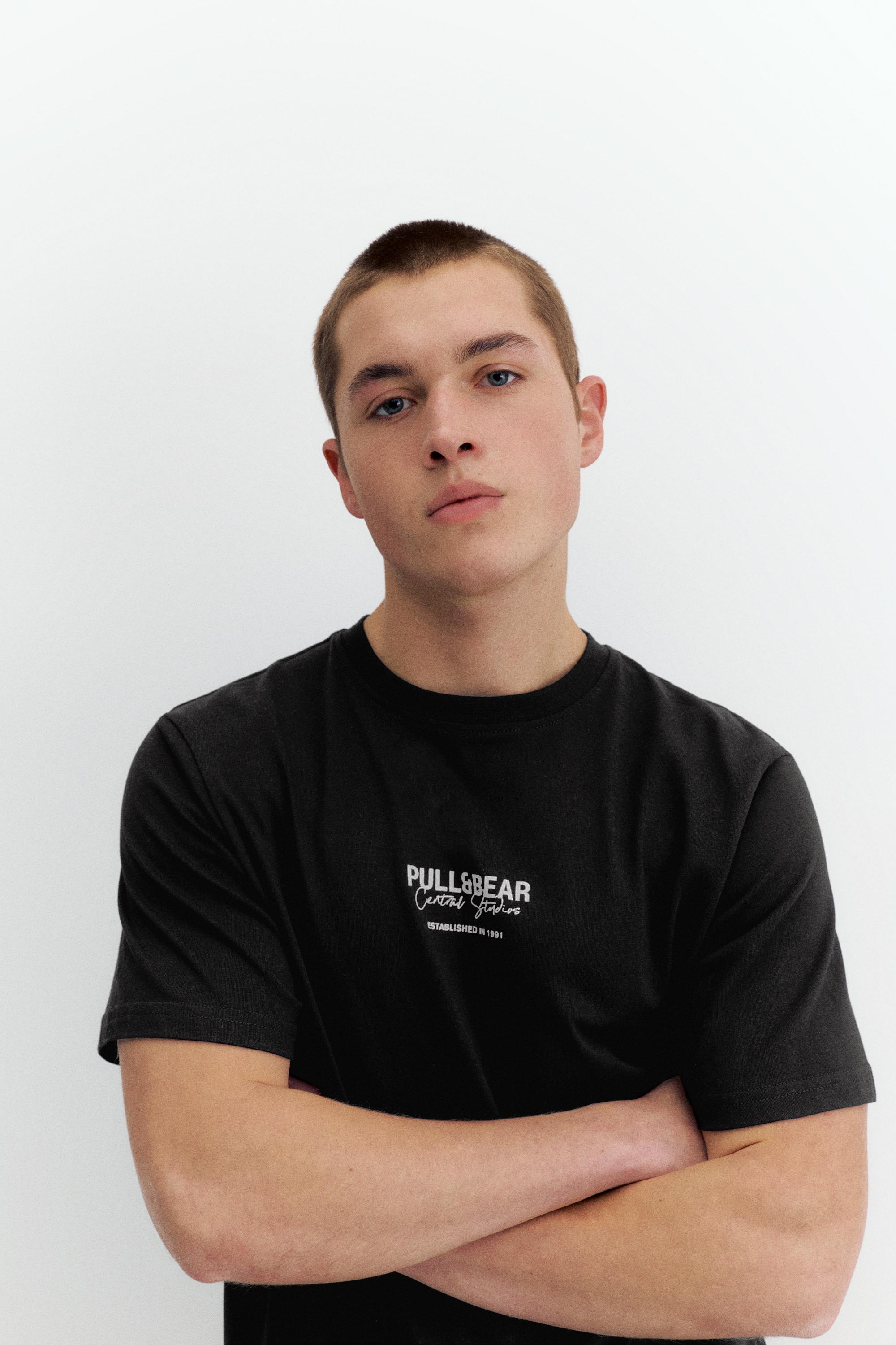 Embroidered logo T-shirt — Black