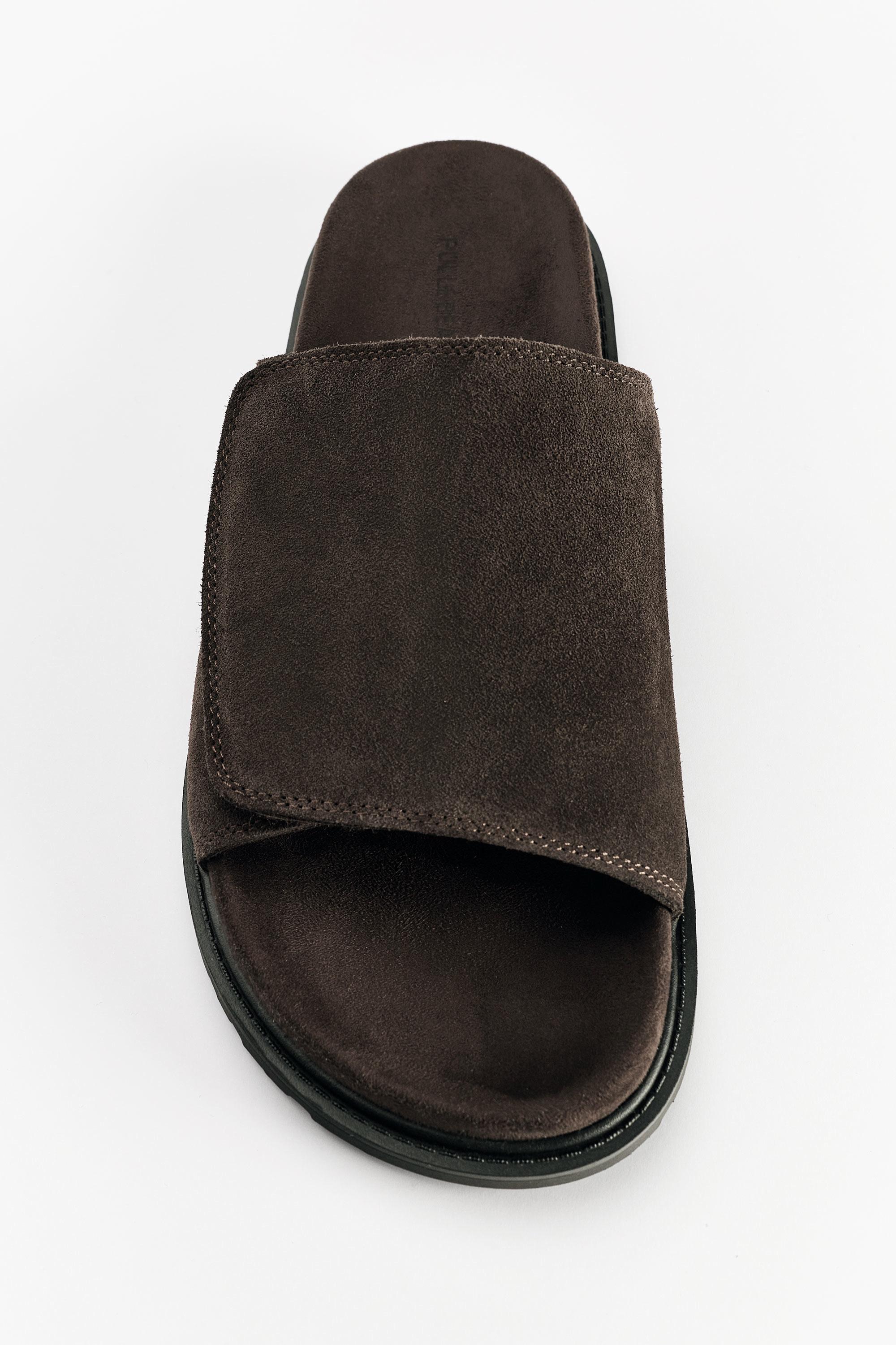 Flat leather sandals — Brown
