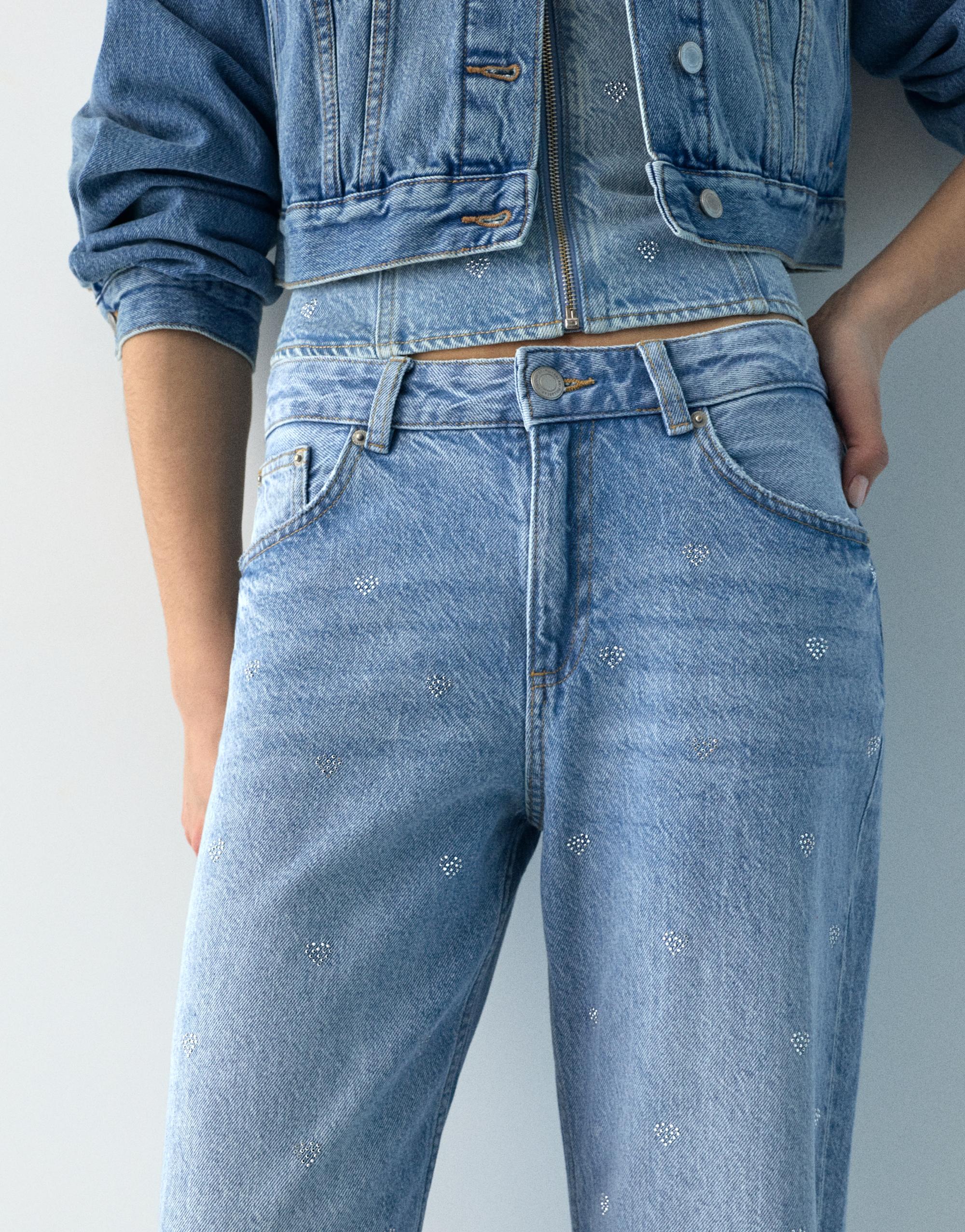 Straight-leg mid-waist jeans with rhinestone hearts — Pale blue