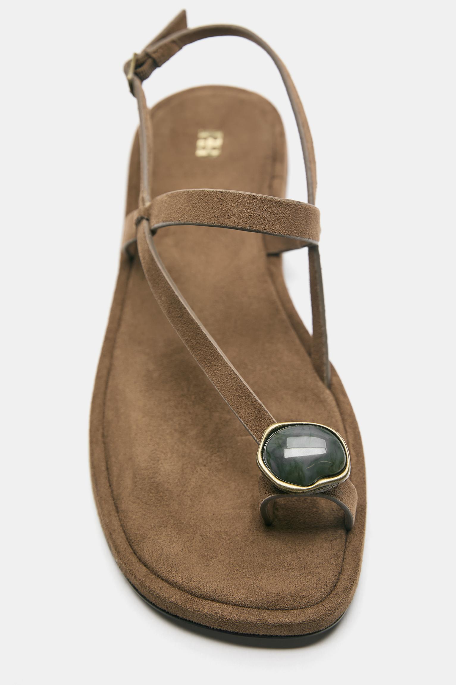 Embellished flat sandals — Brown