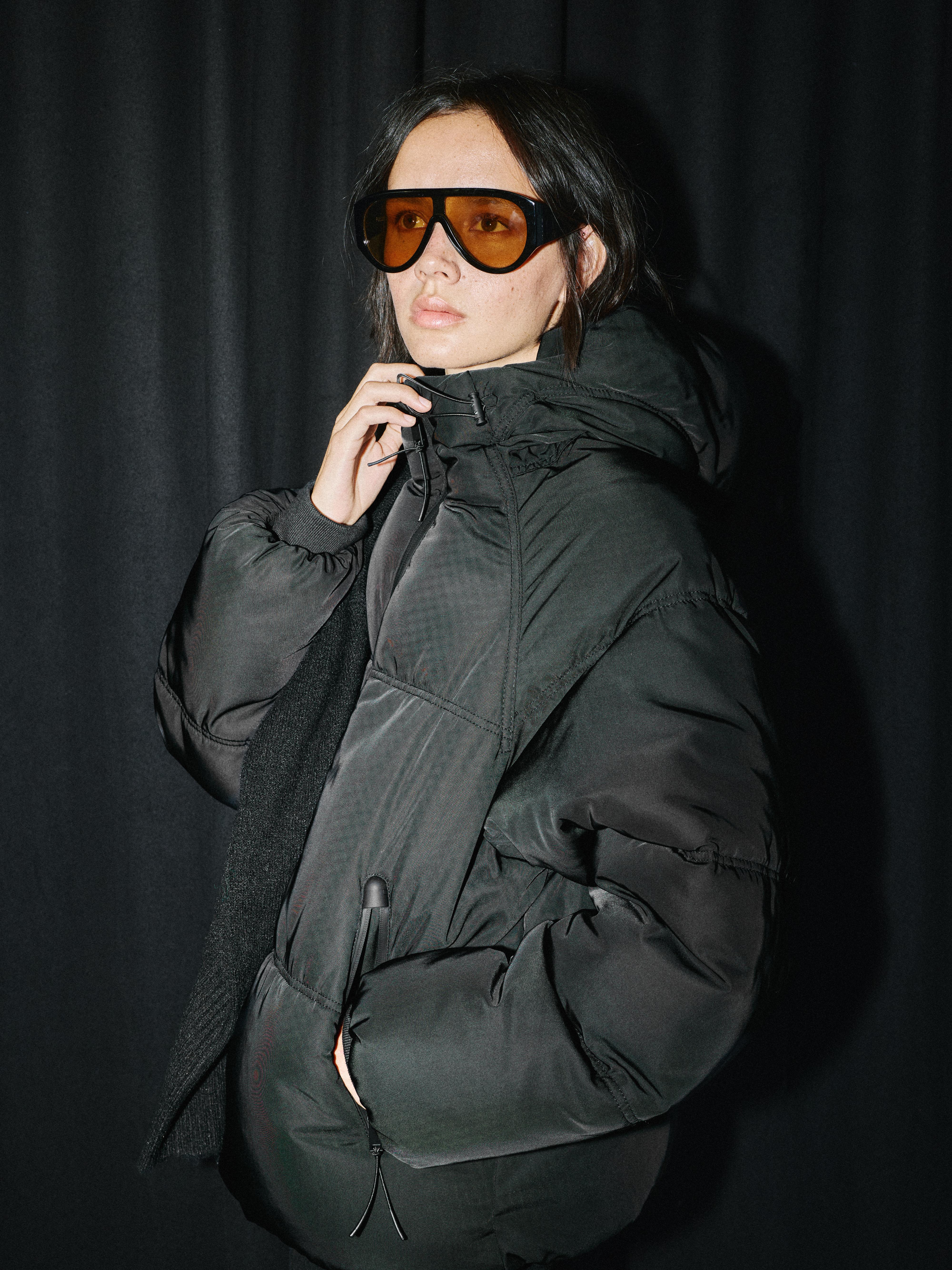 Puffer jacket with hood — Black