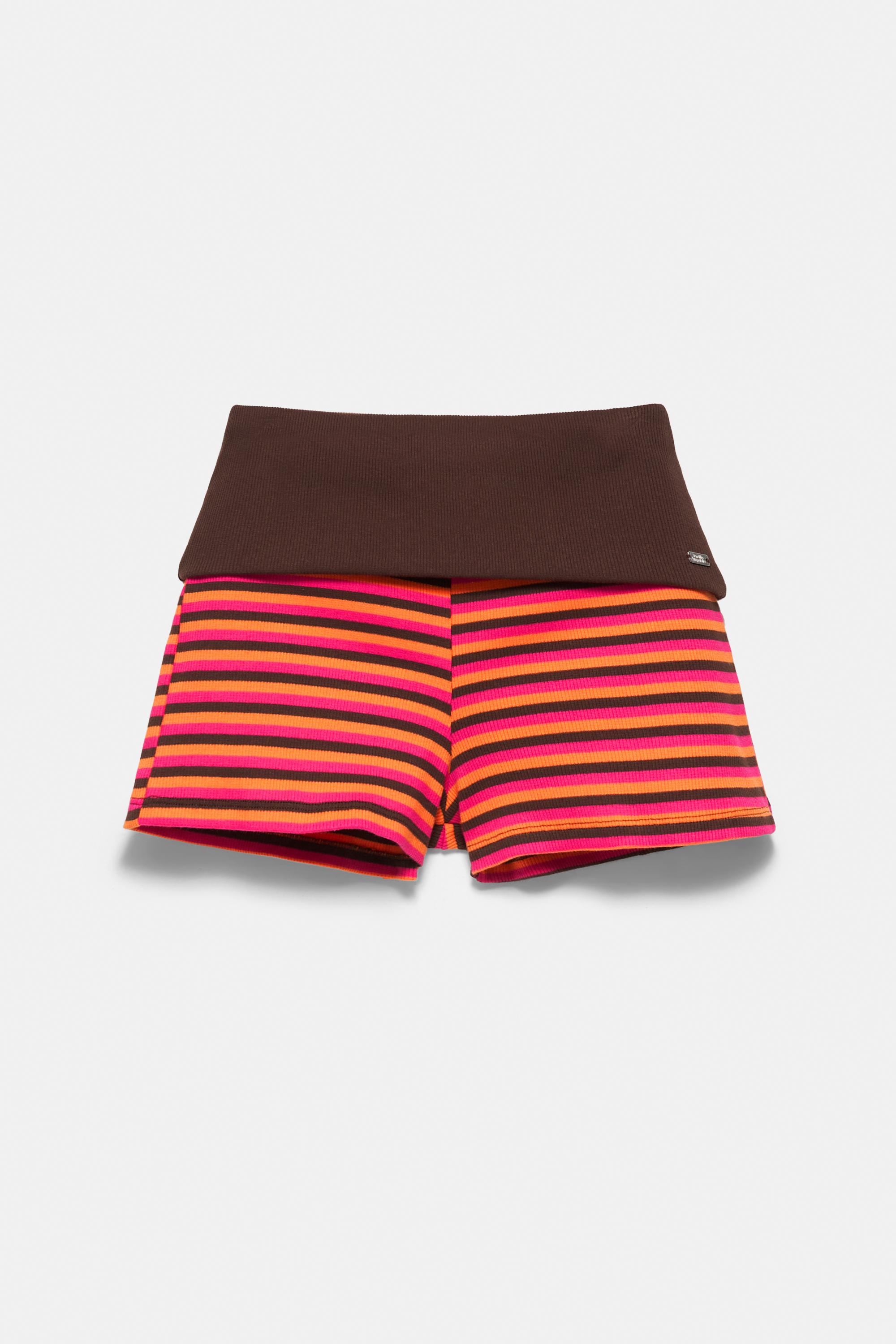 Striped knit shorts — Brown