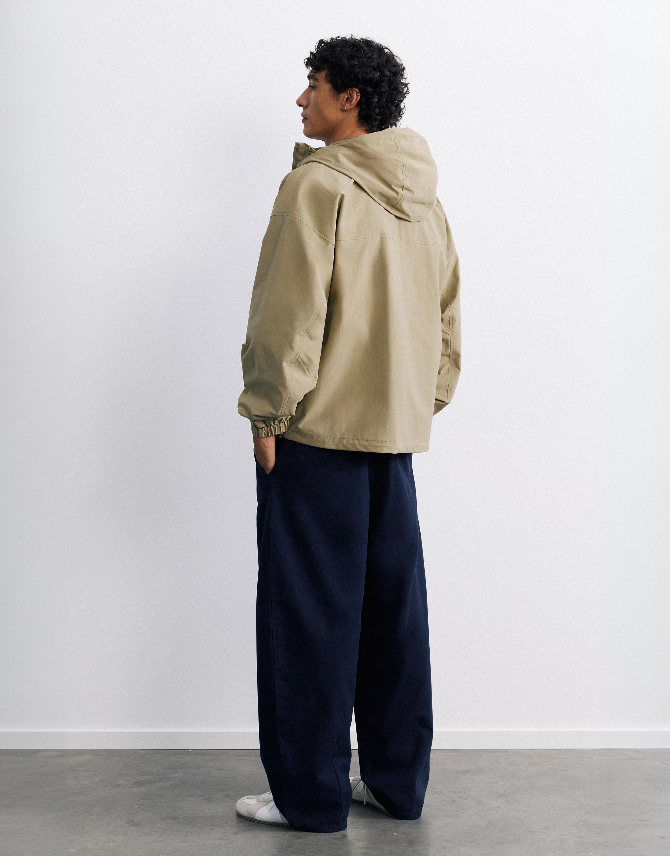 Lightweight hooded raincoat — Sand