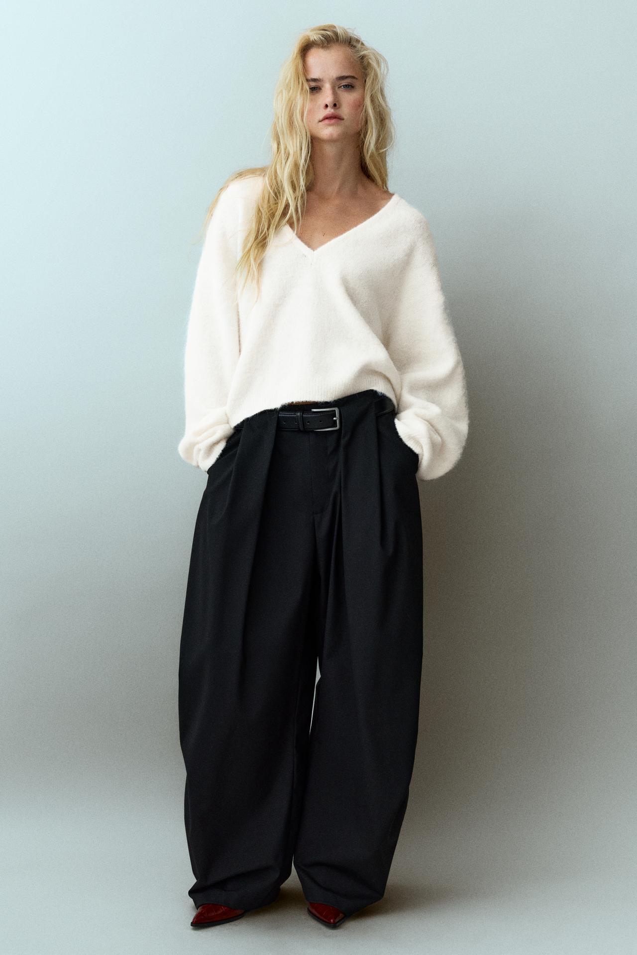 V-neck jumper — Ecru