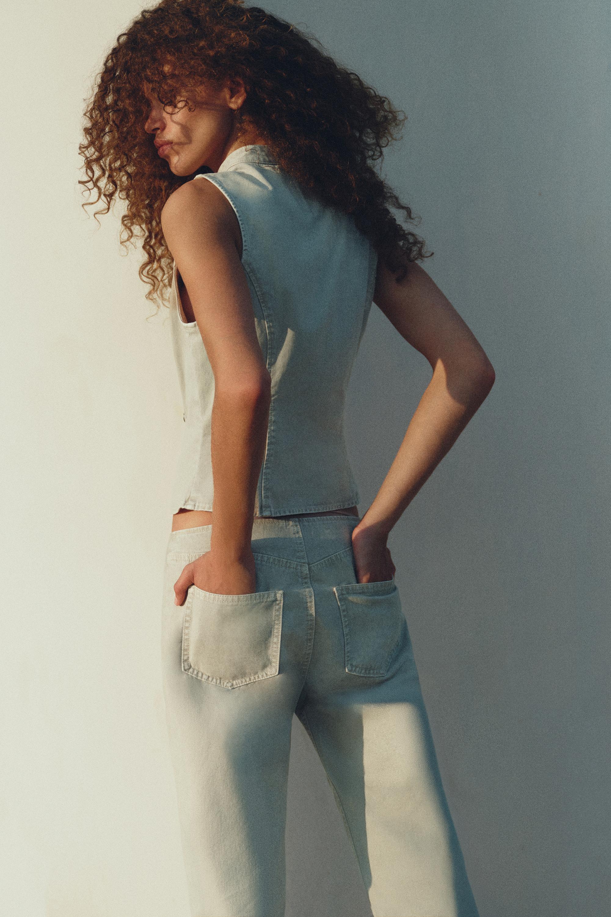 Capris with buttons and toggles — Khaki
