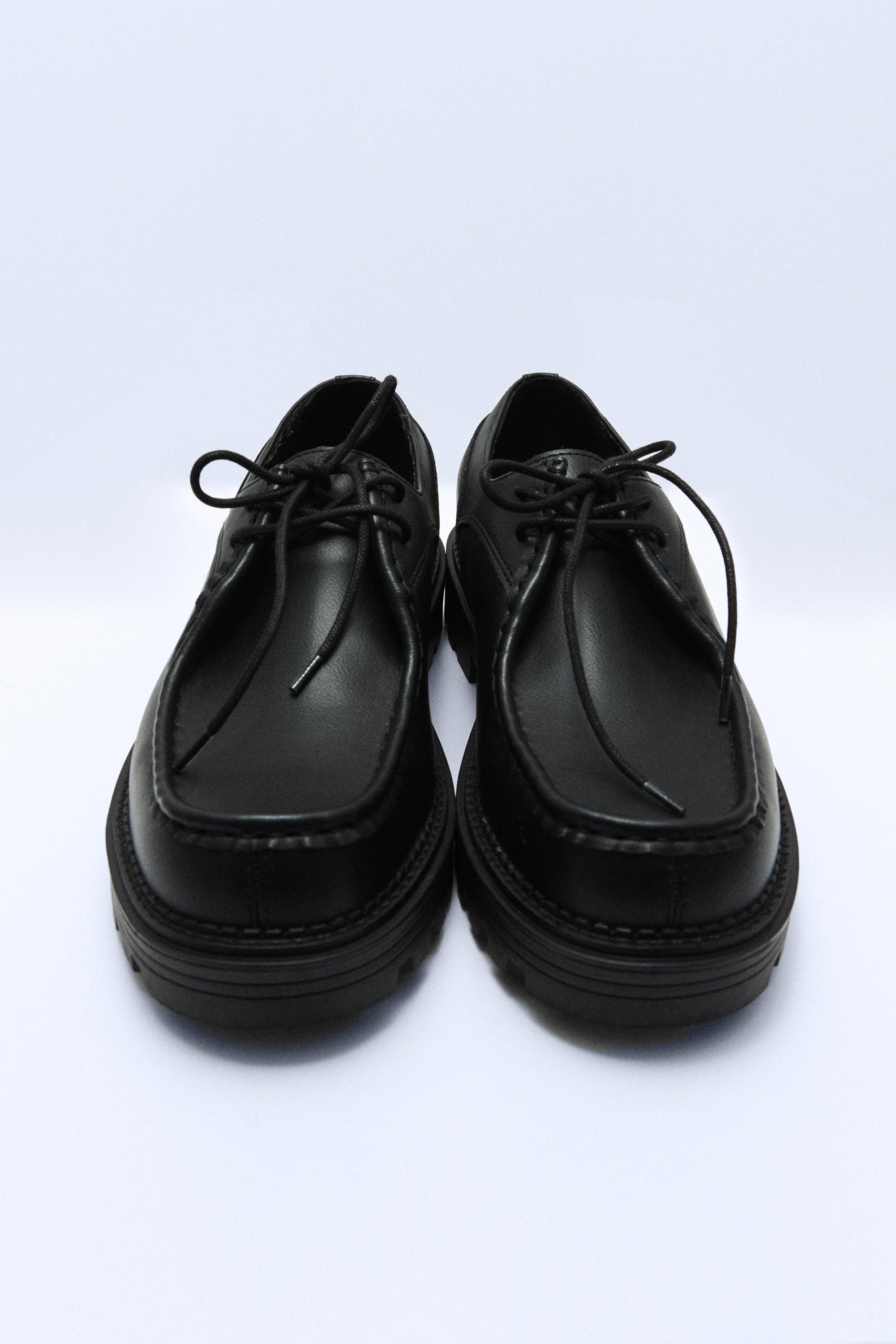 Lace-up flat shoes — Black