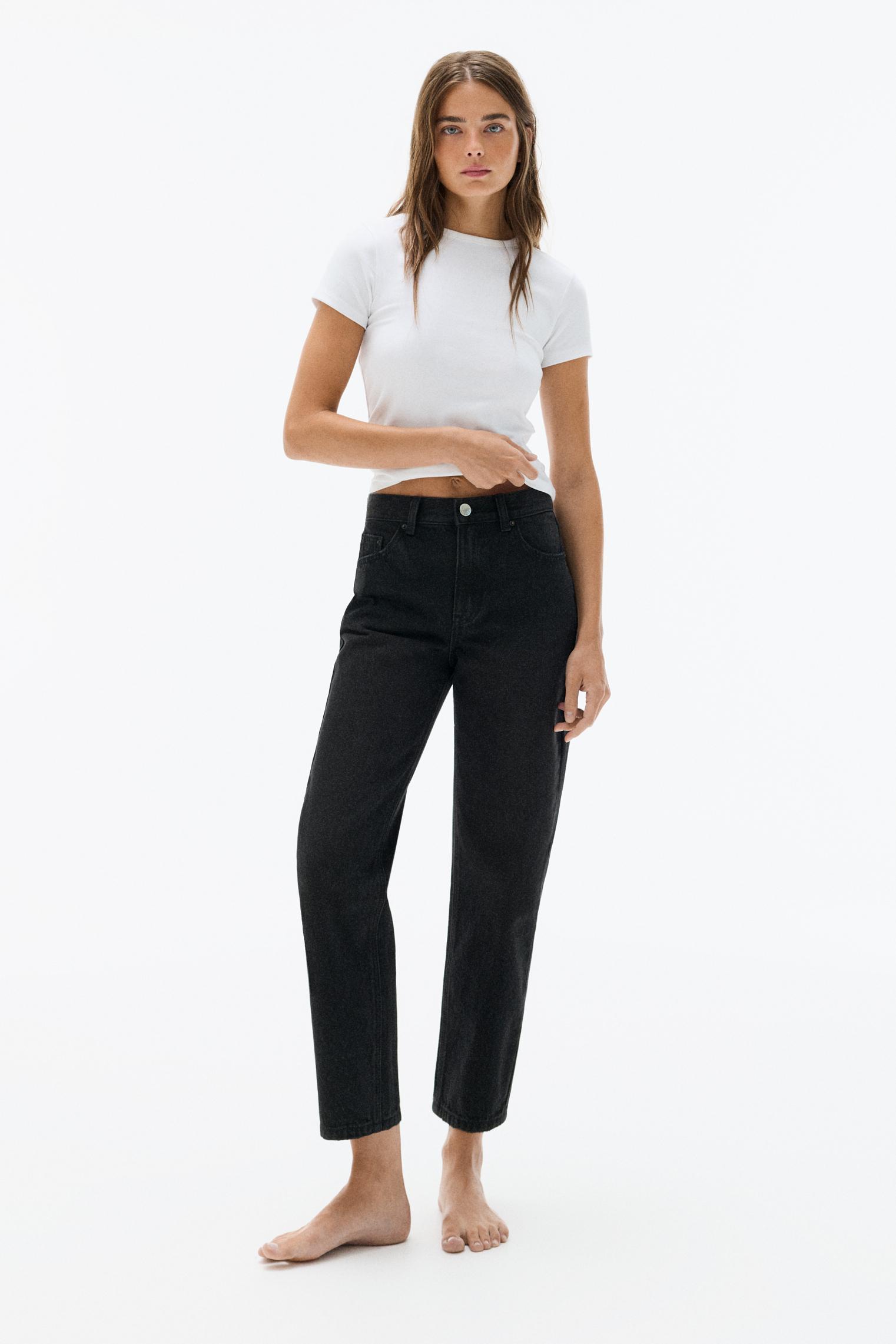High-waist mom jeans — Black