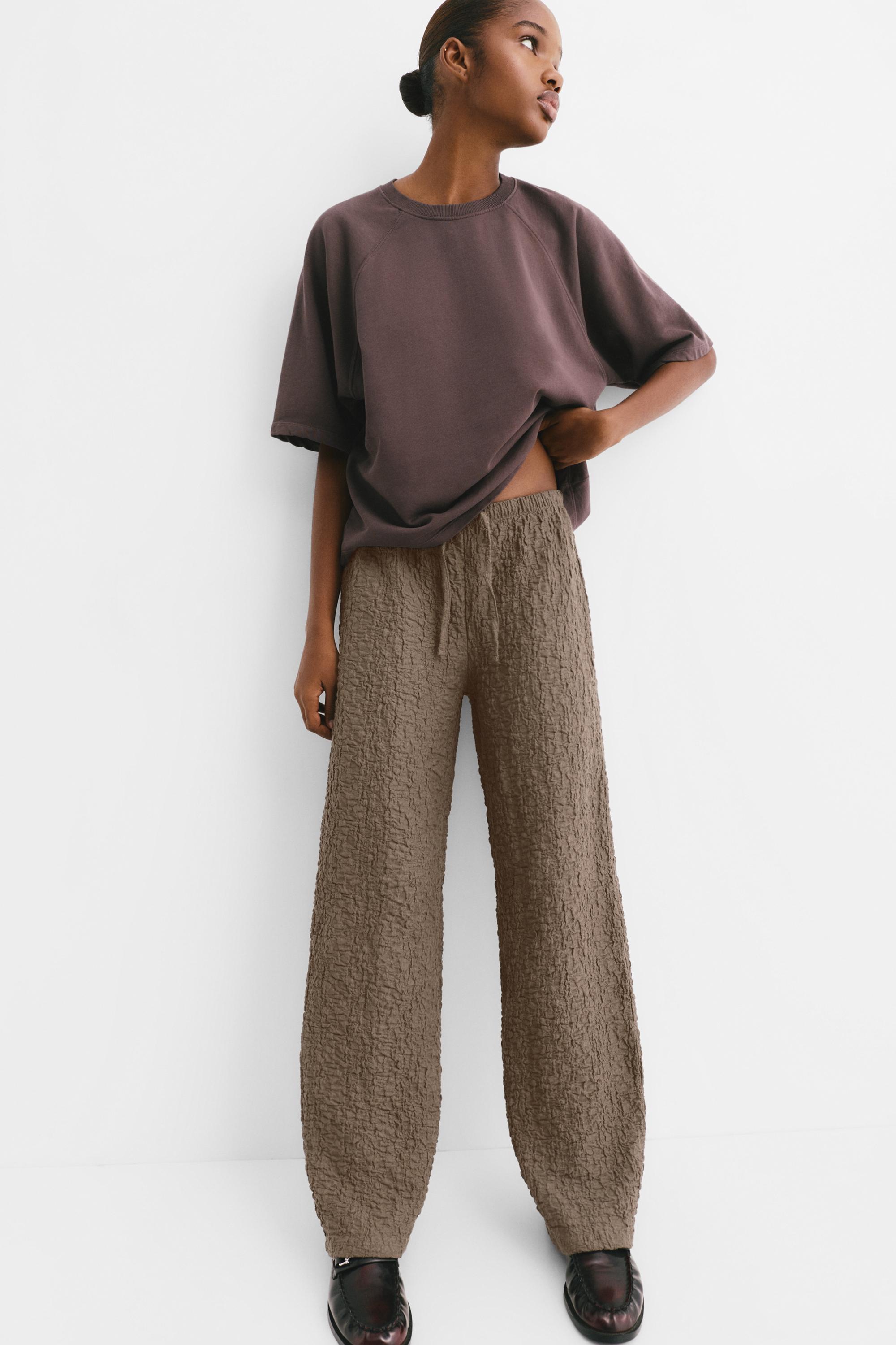 Hose Mit Weitem Bein In Knitteroptik