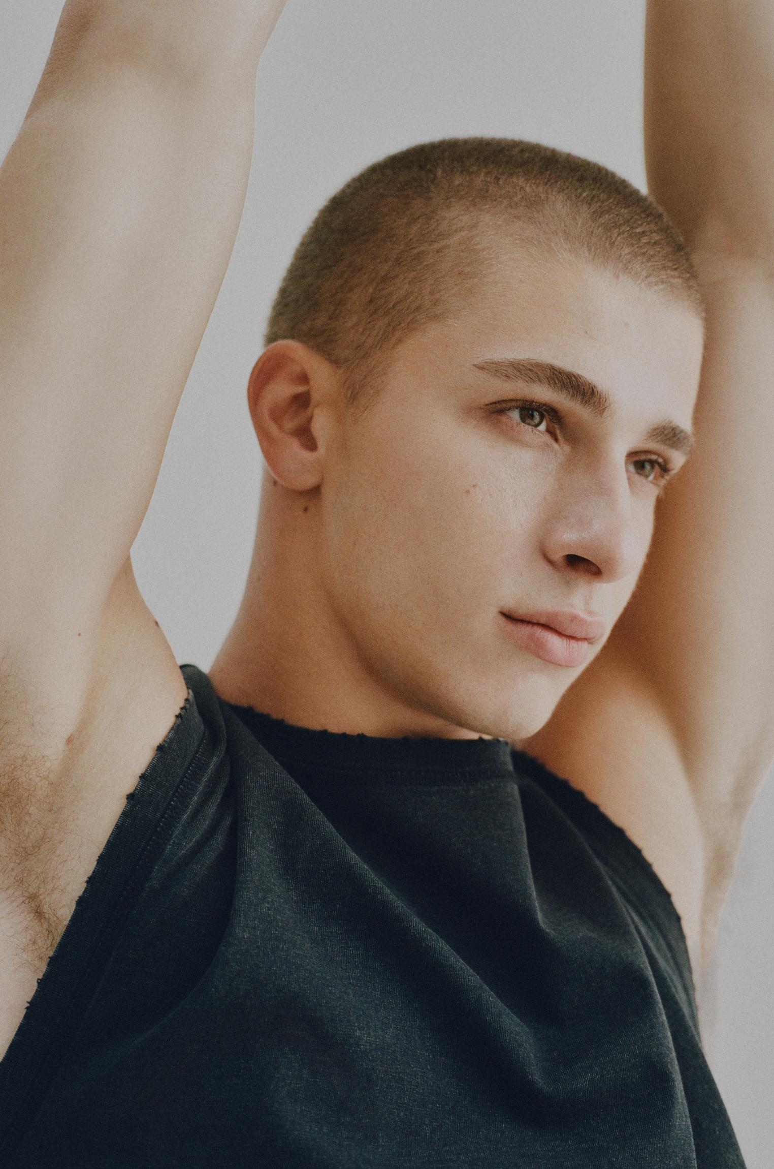 Strappy top — Black