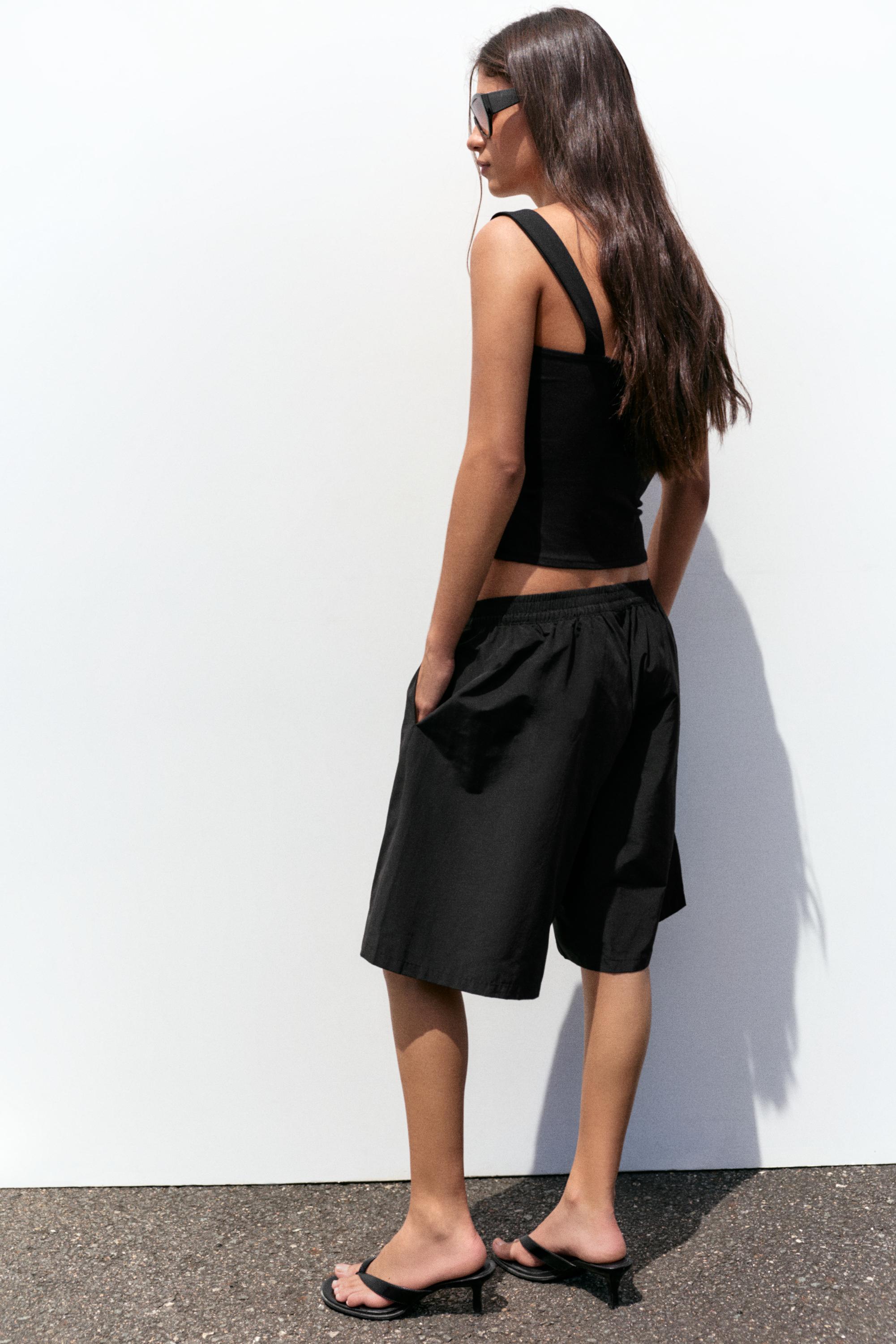 Black Bermuda shorts with elasticated waistband — Black