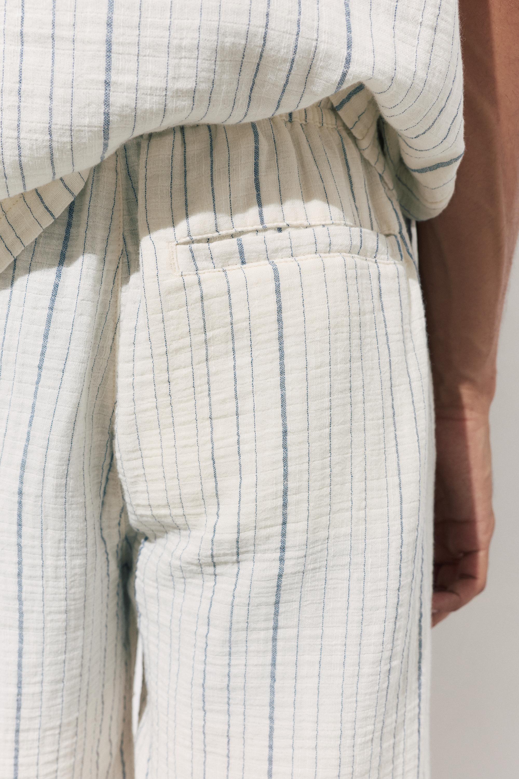 Striped jogger Bermuda shorts — White/Navy