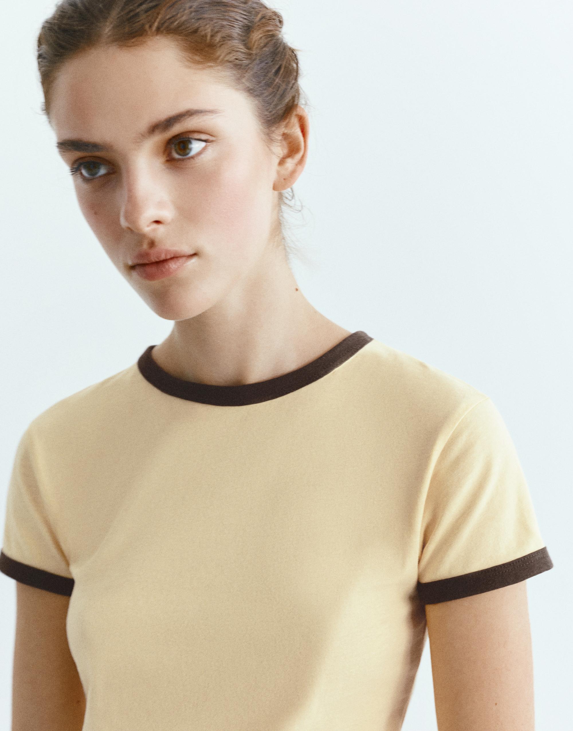 Short sleeve ribbed T-shirt — Yellow