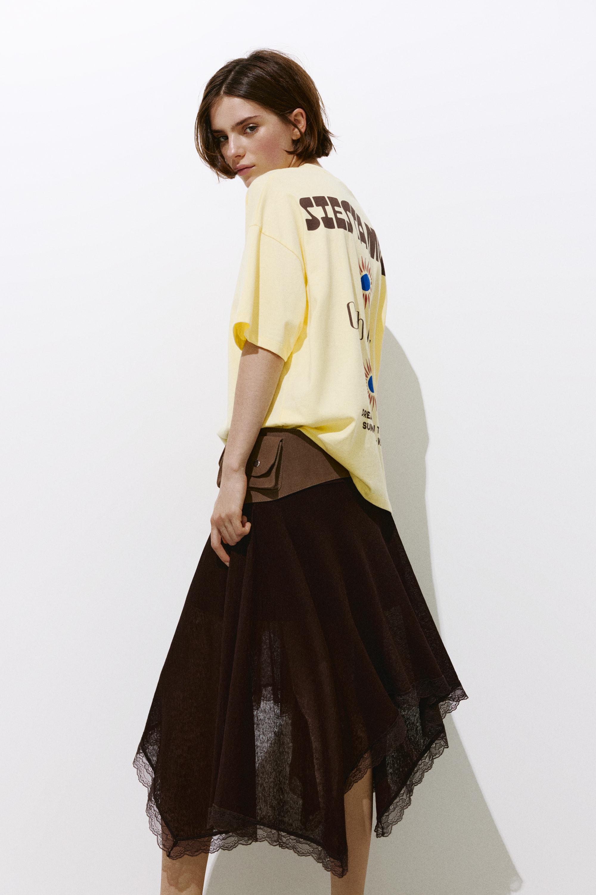 Oversize T-shirt with graphic — Yellow