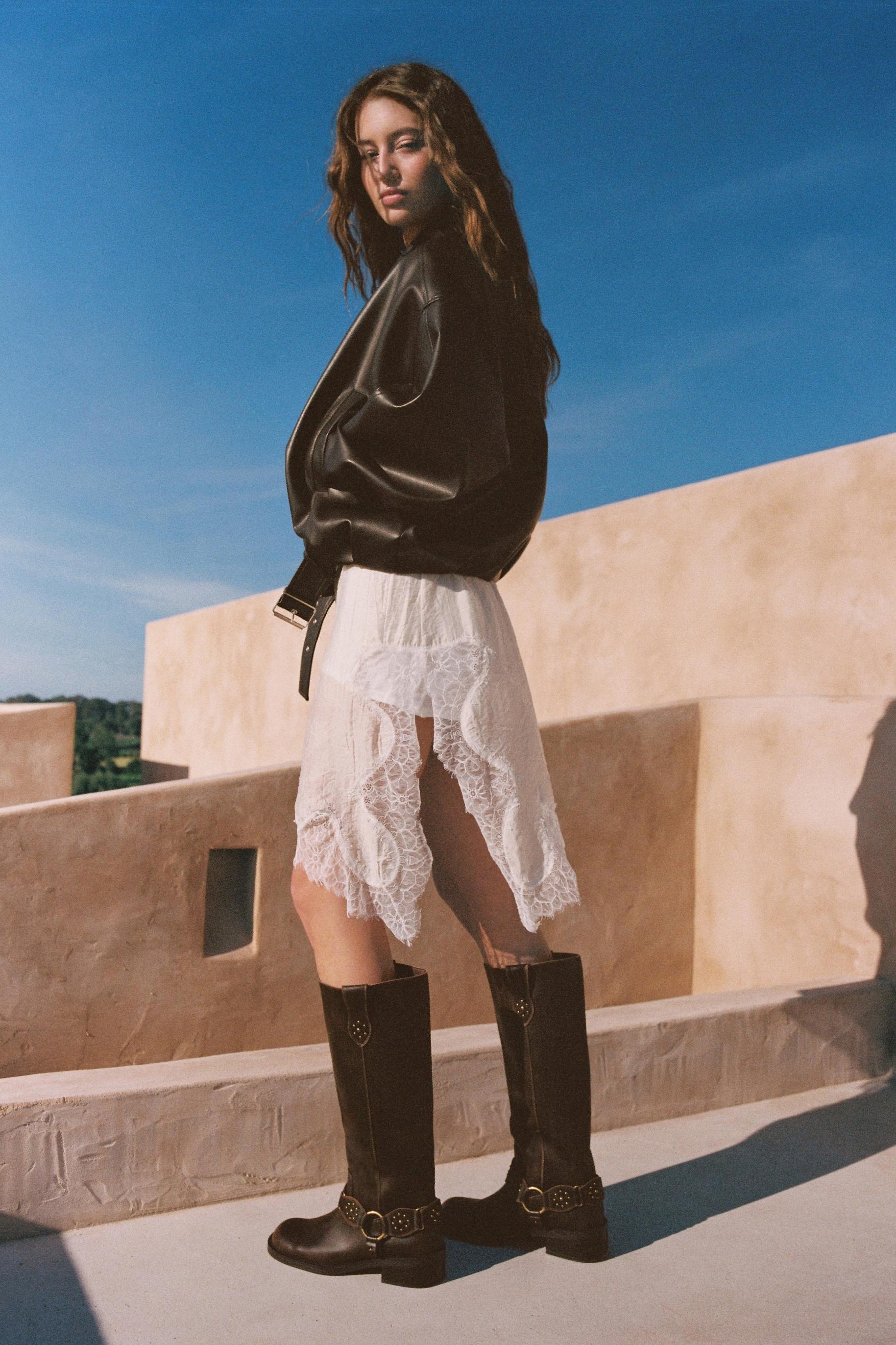 Studded biker boots — Brown