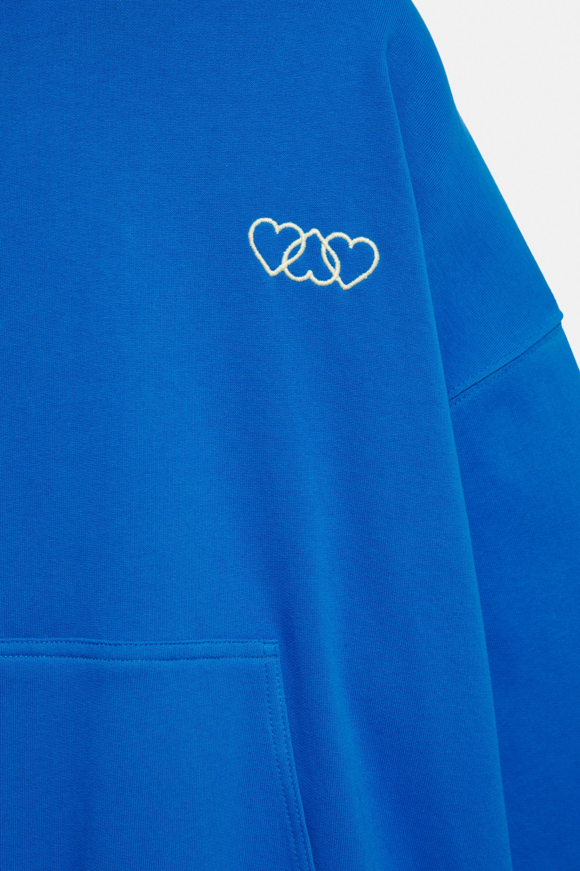 Mavi kalp desenli kapüşonlu sweatshirt - Görsel 5