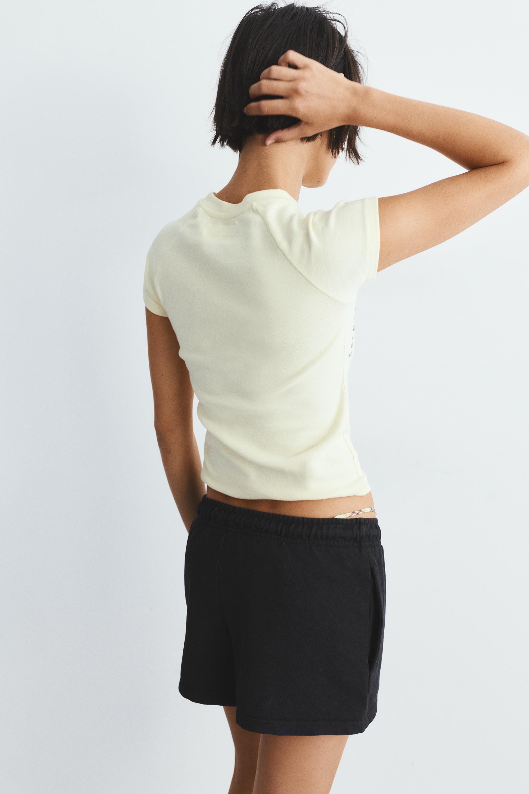 Sports shorts with elastic waist — Black