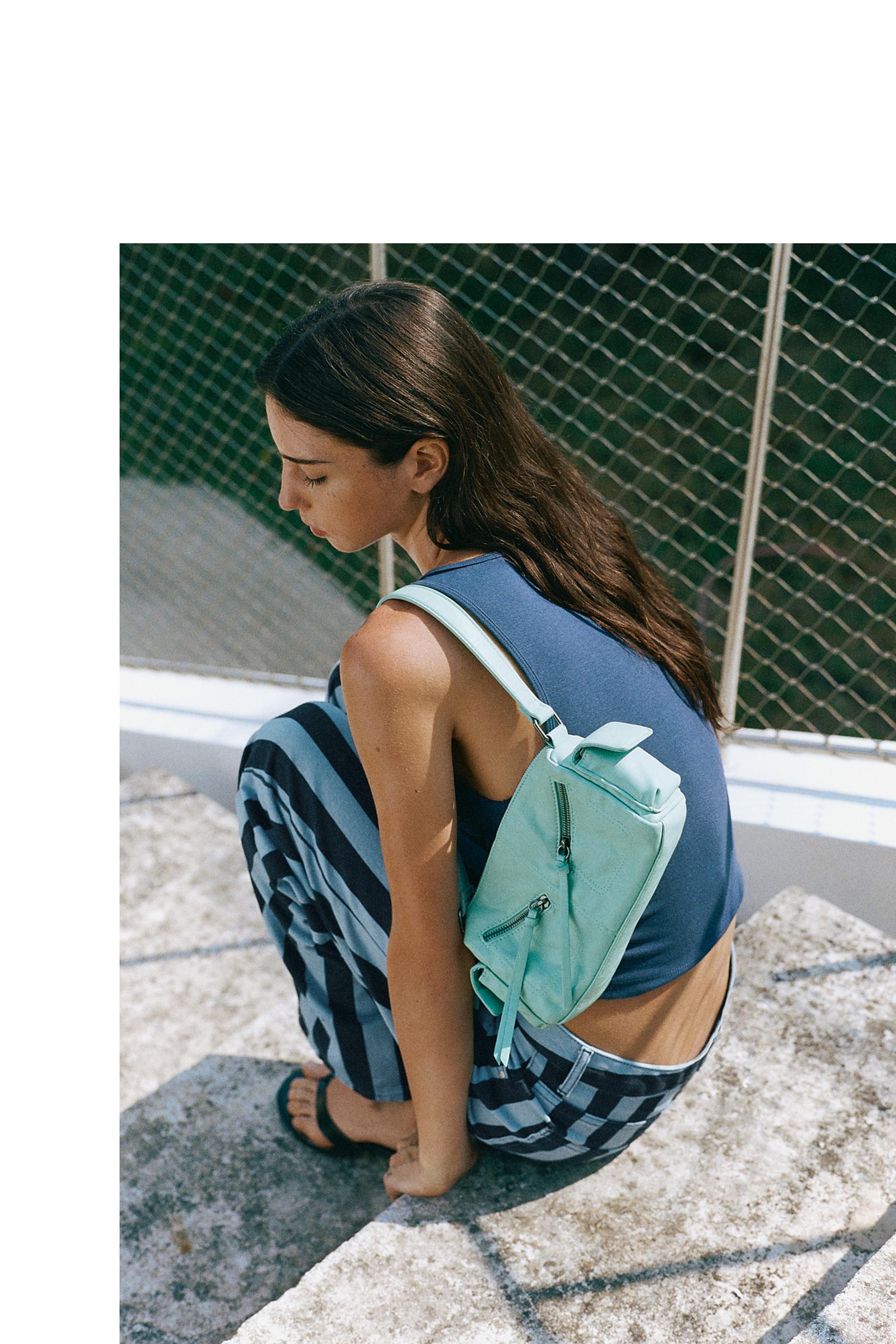 Multi-pocket zip shoulder bag — Mint green