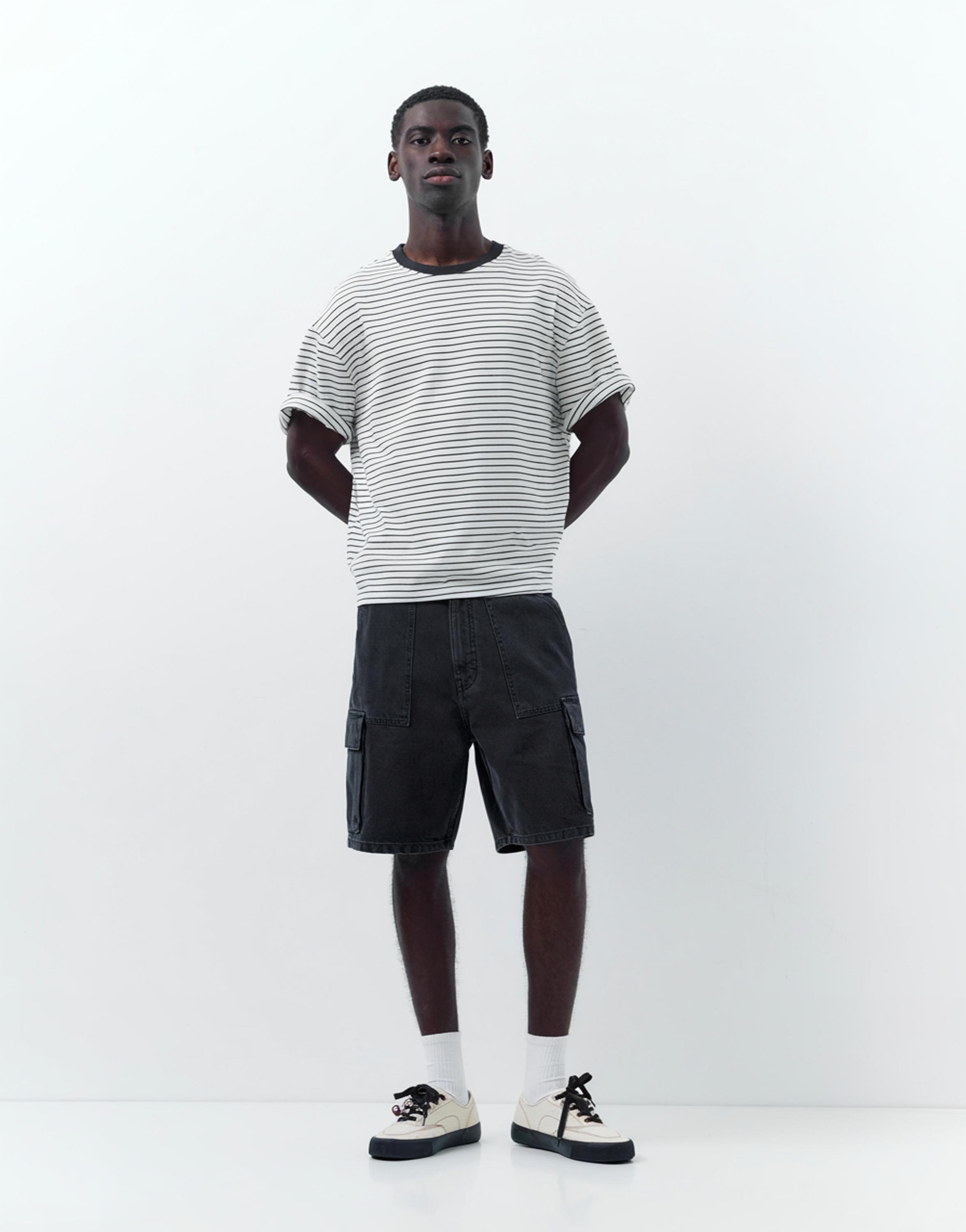 Baggy cargo Bermuda shorts — Faded black