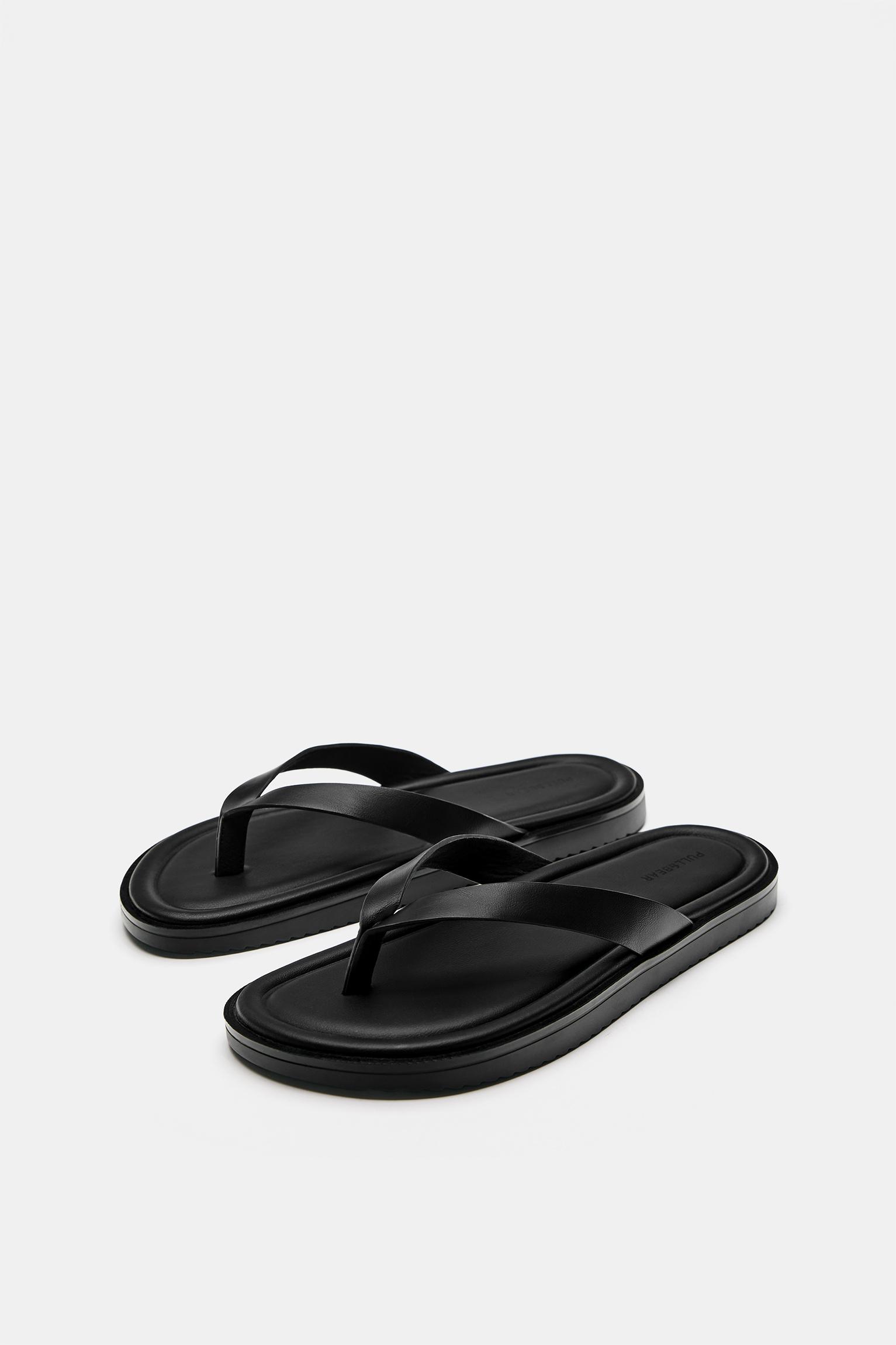 Flat sandals — Black