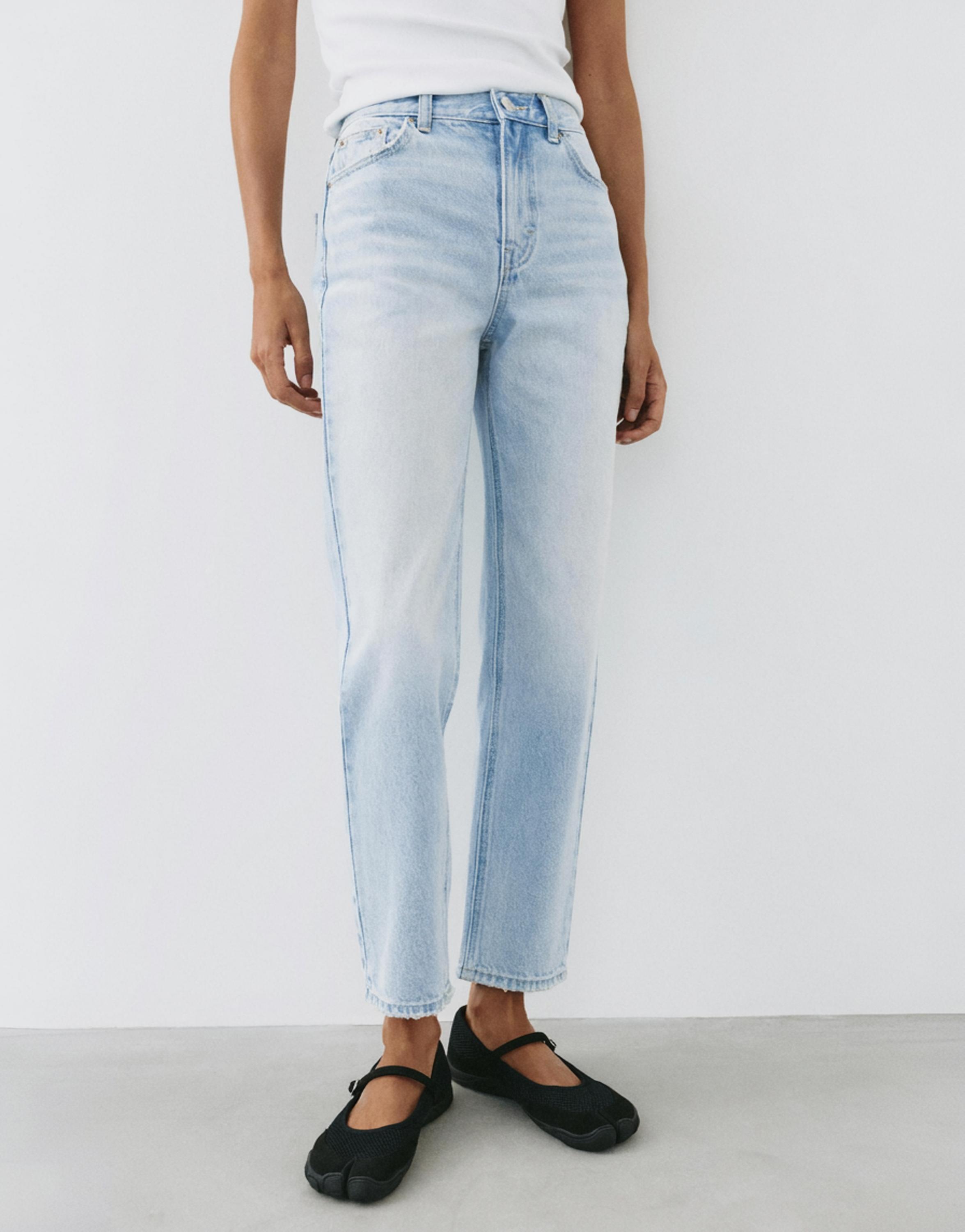 High-waist mom jeans — Faded blue