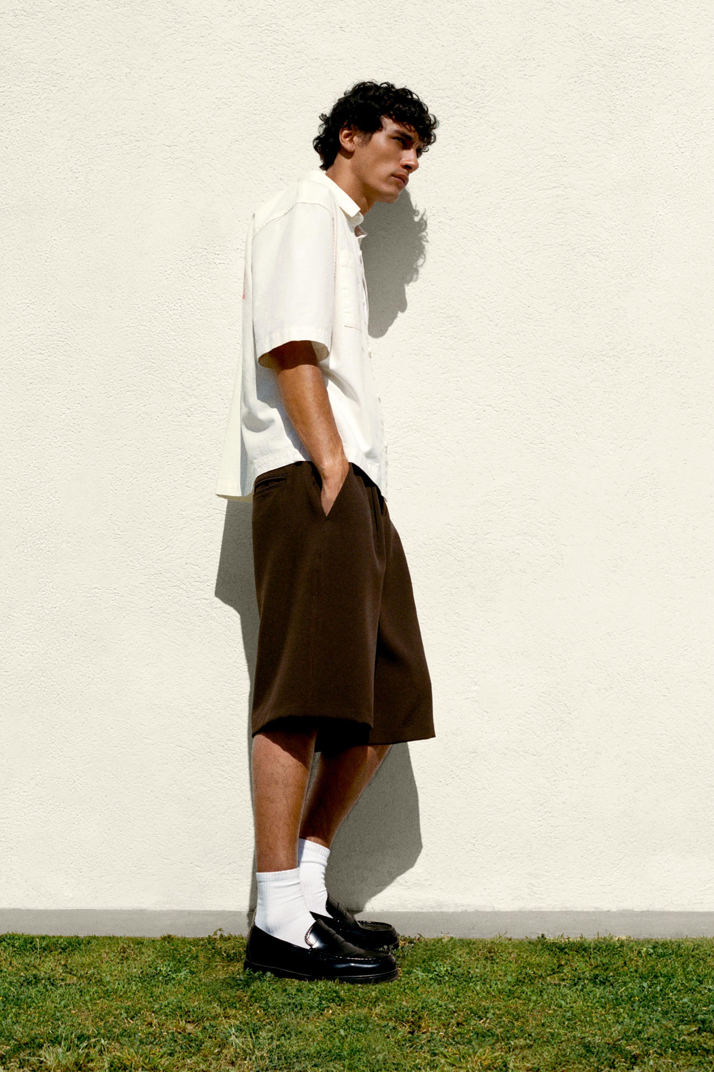 Smart Bermuda shorts with pleats — Chocolate