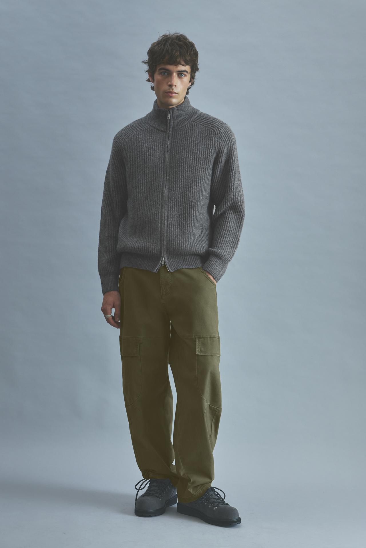 Barrel-leg cargo trousers — Khaki