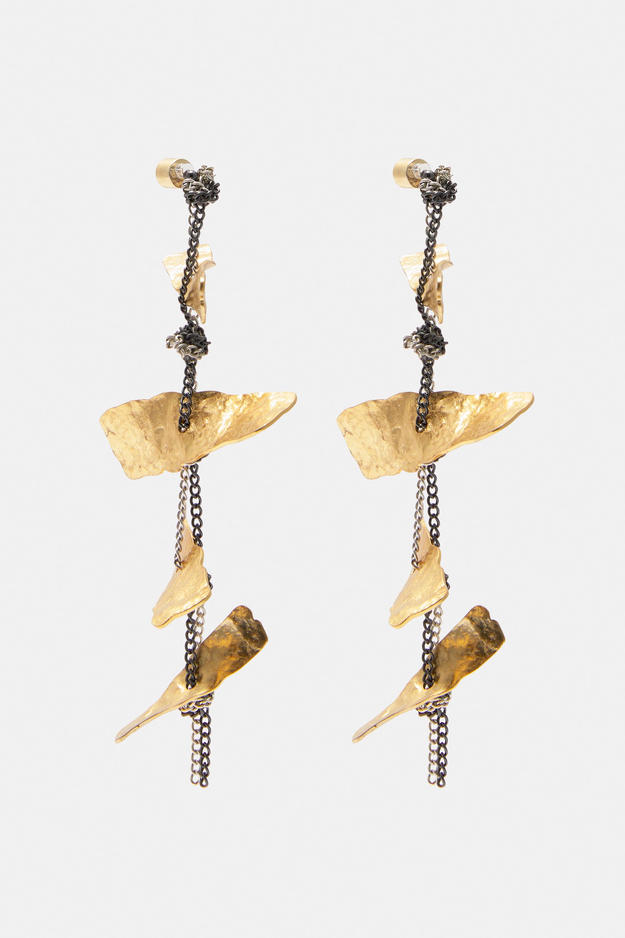 Ohrringe Mit Goldfarbenen Kettengliedern