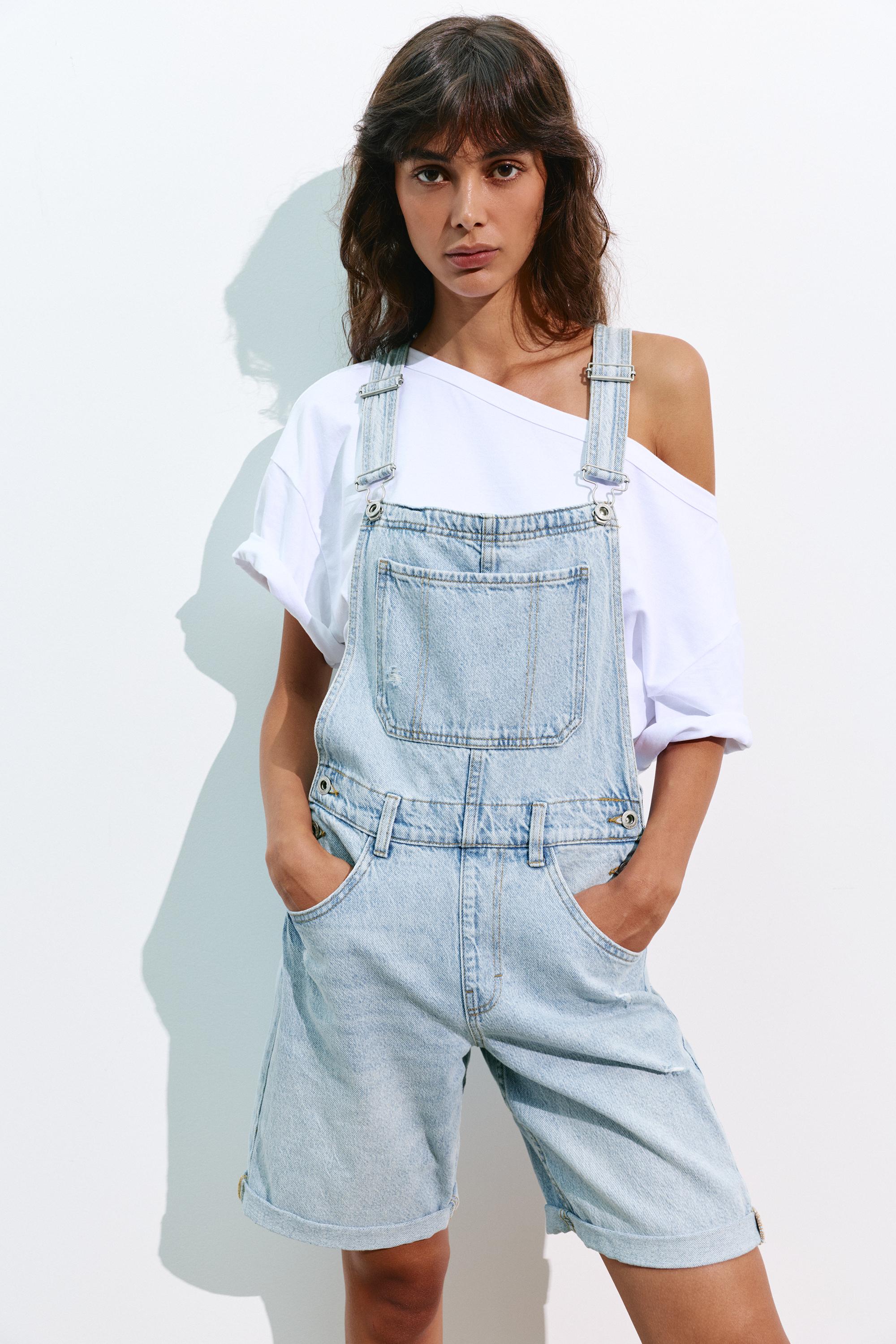 Short denim dungarees — Pale blue