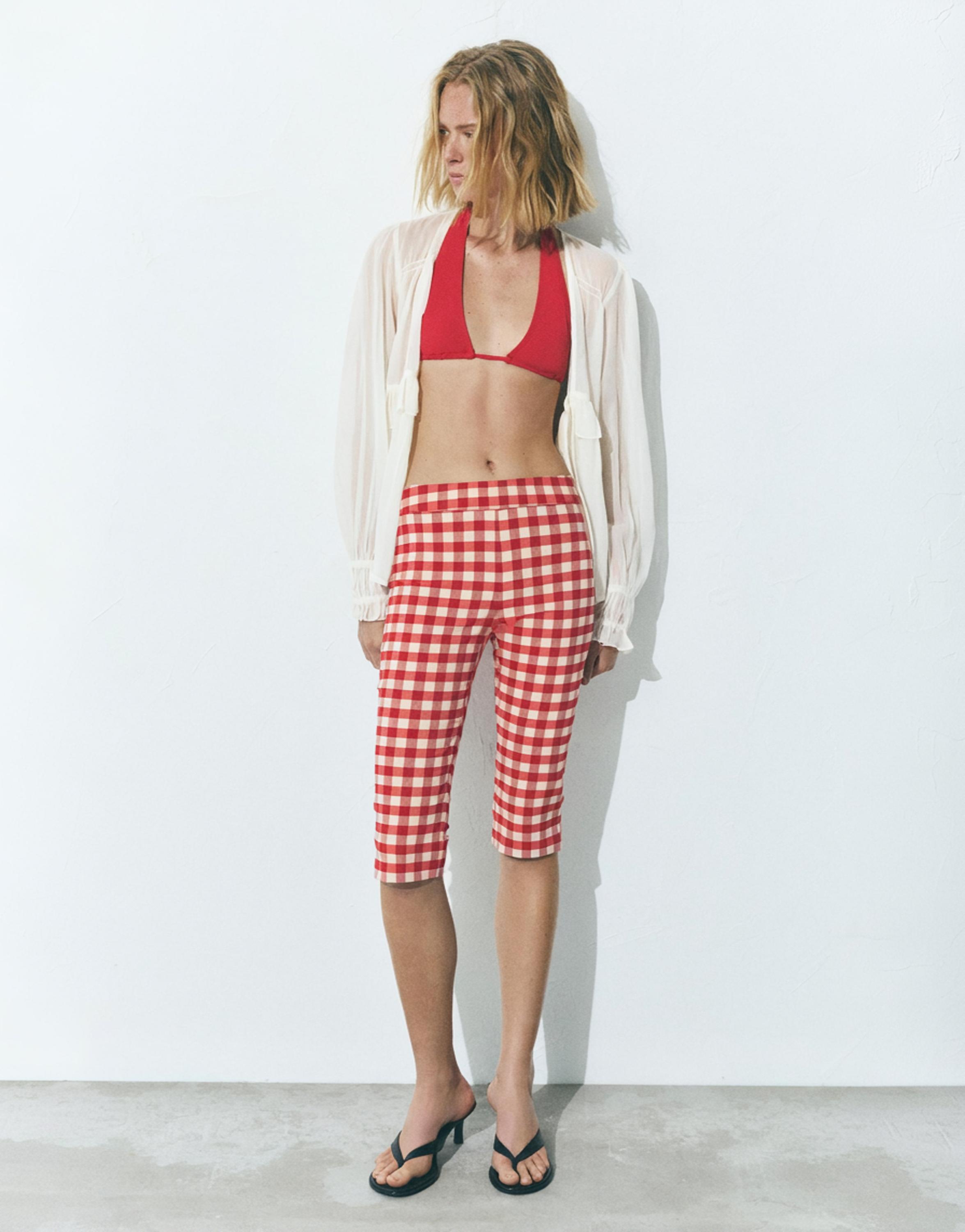 Gingham check capris — Red/White