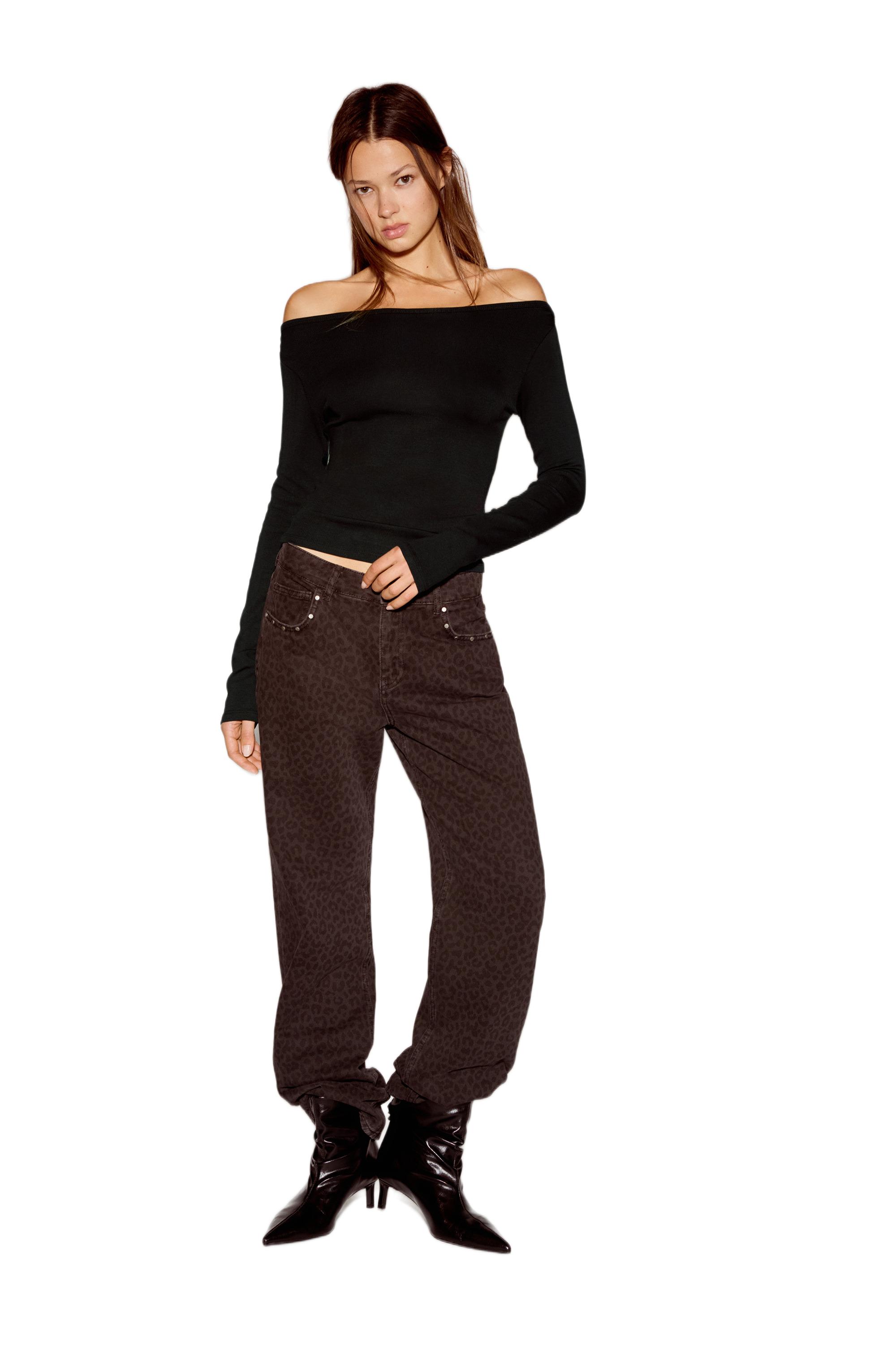 Uzun kollu geniş yaka t-shirt - Görsel 23