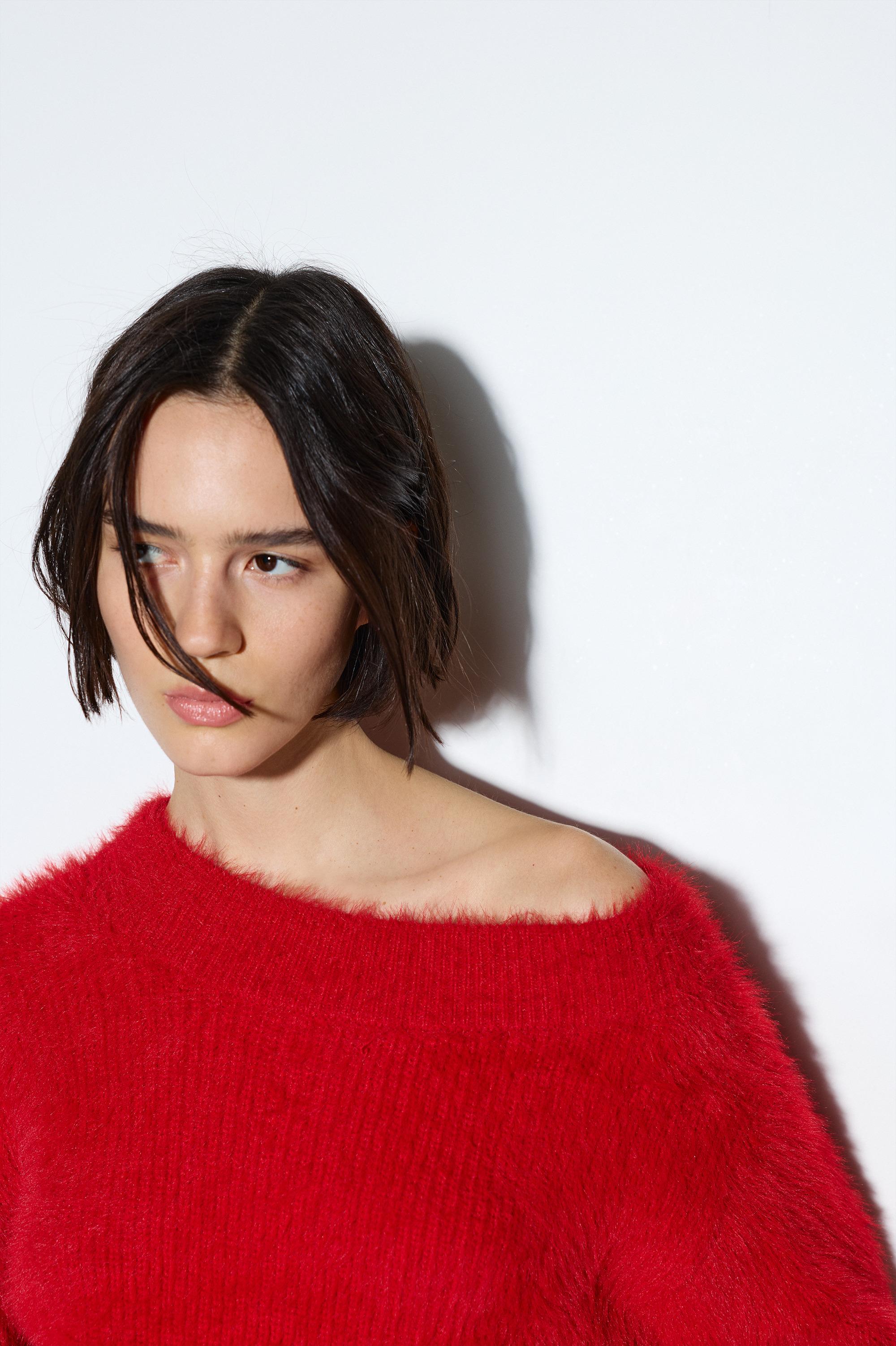 Asymmetric faux fur sweater — Red